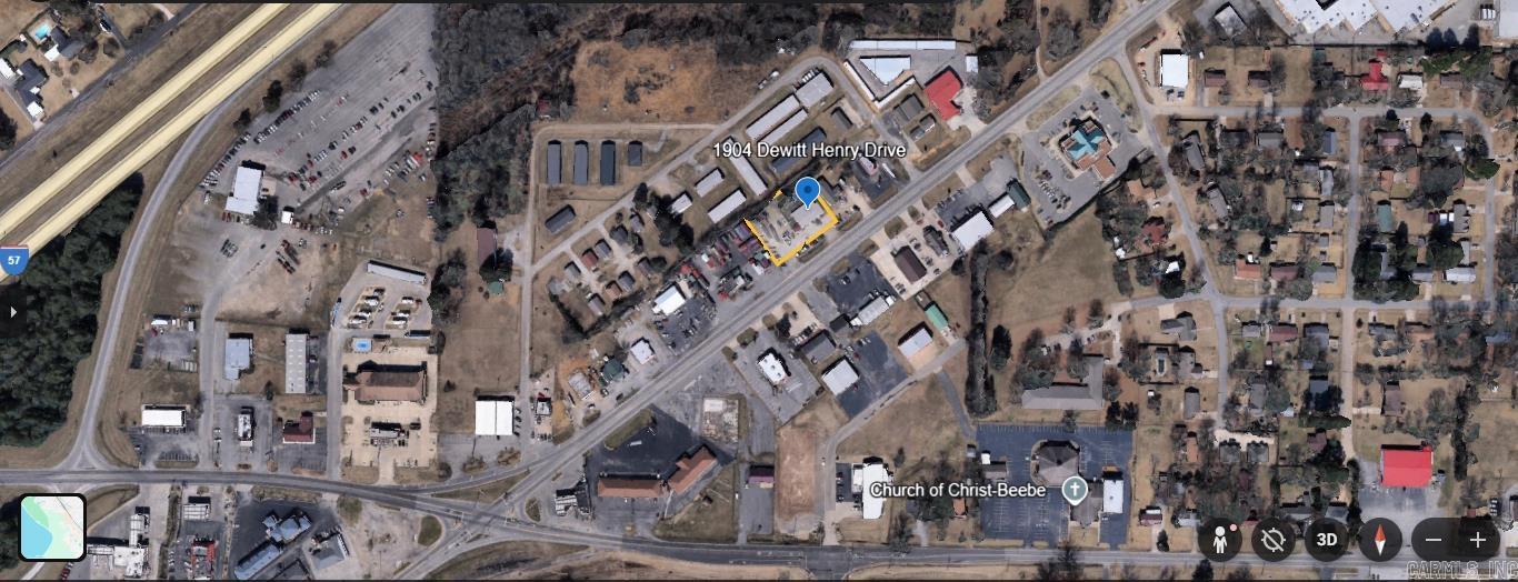 Main image without alt text