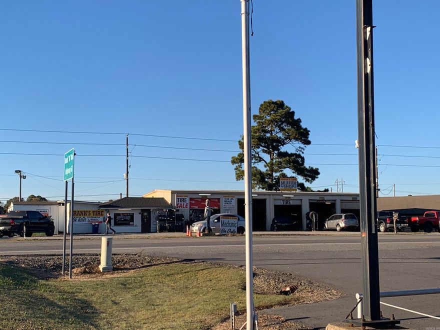 This prime Beebe location offers excellent potential, with Starbucks, 7 Brew, and Taco Bell nearby. The existing business has been operating for over 20 years. Ideal for a new build or a fresh remodel. For more information call Aaron Little @ 870-731-7026 or e-mail aaronml3@live.com.