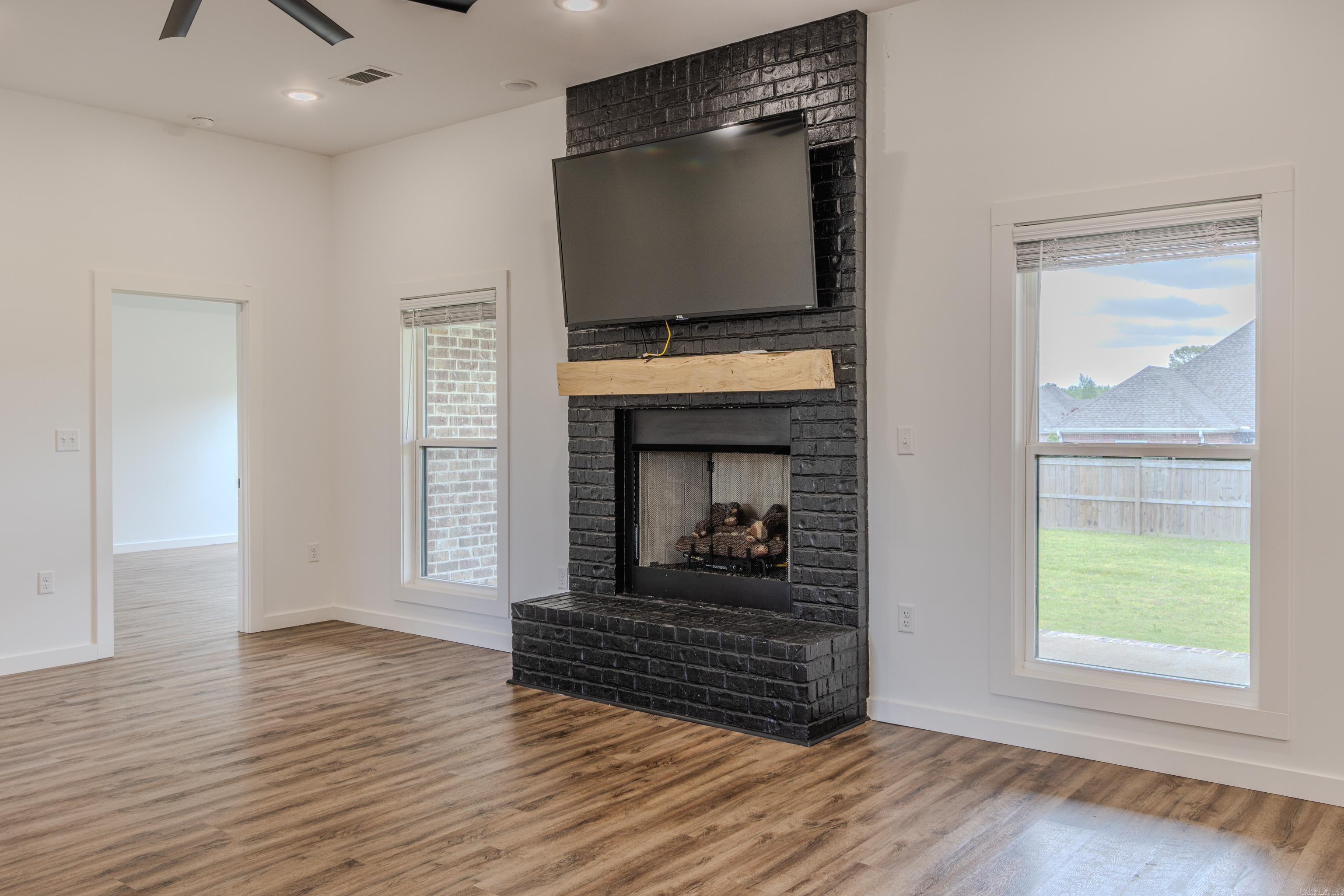 REGISTER ESTATES - Residential