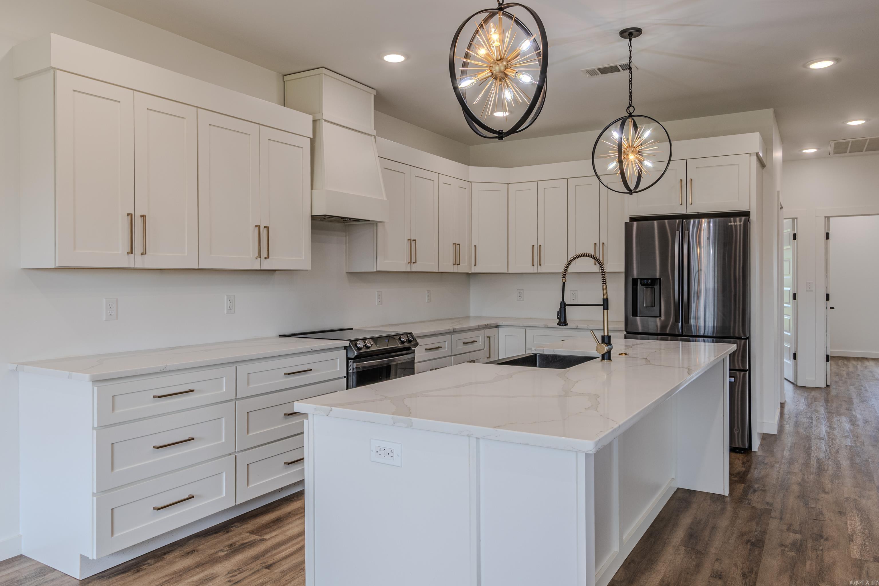 REGISTER ESTATES - Residential