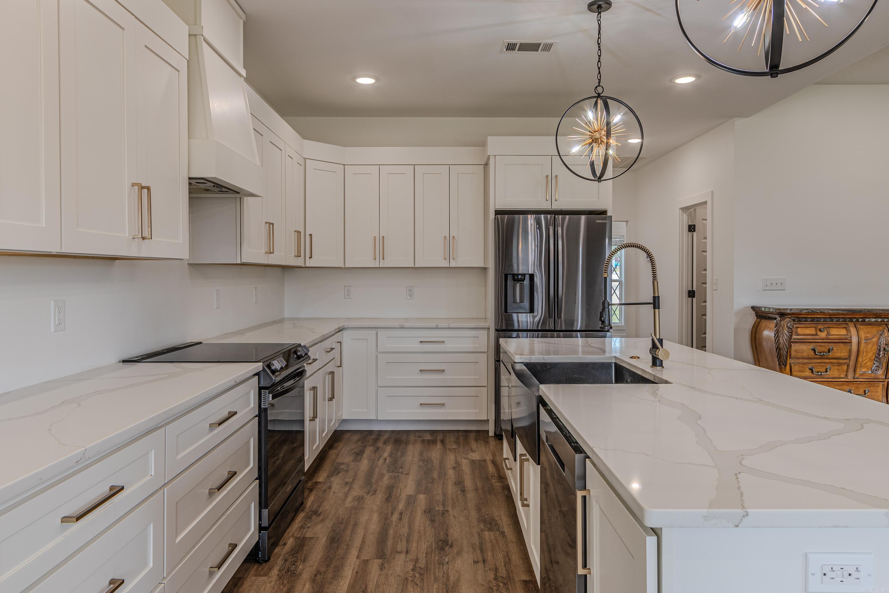 REGISTER ESTATES - Residential