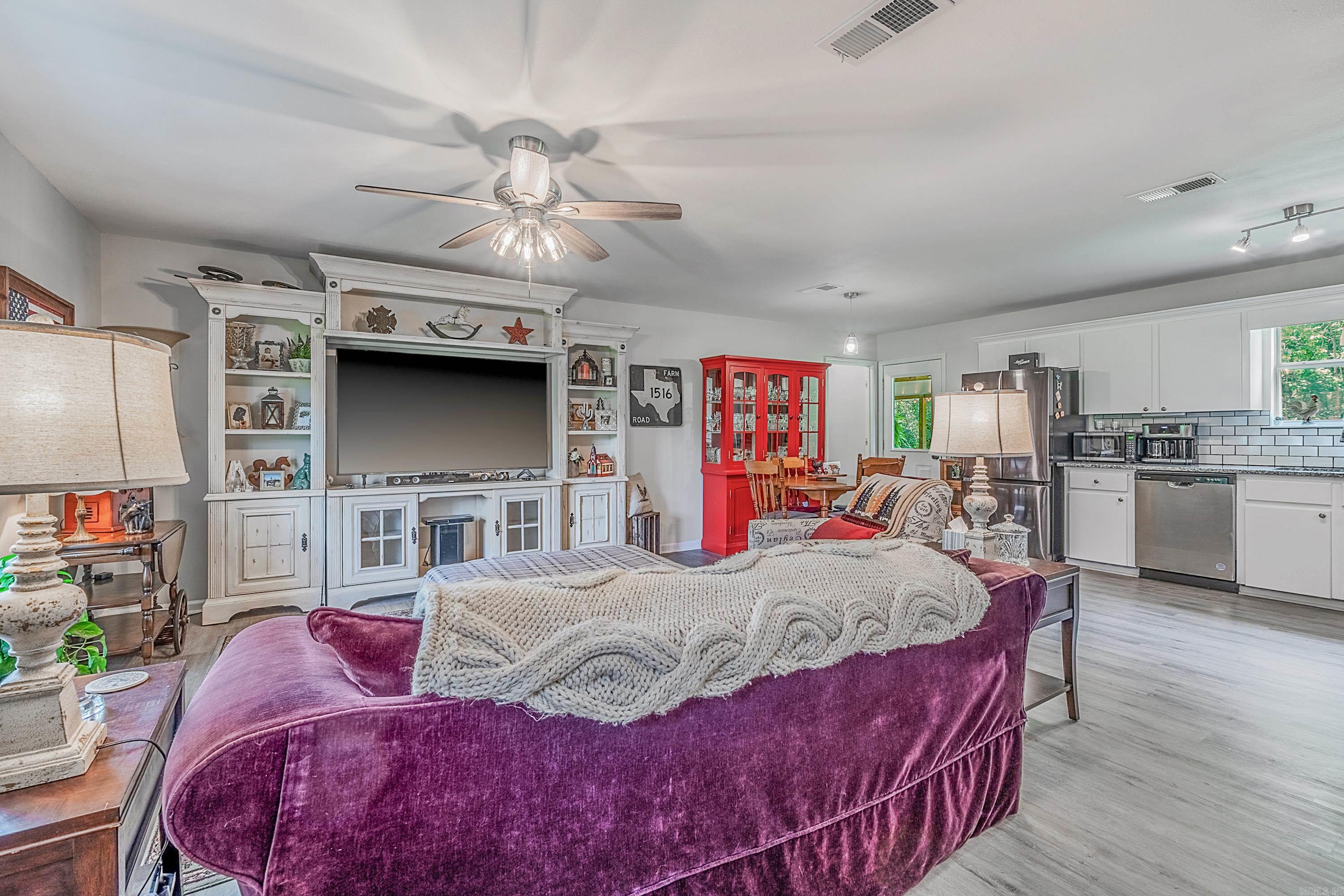 BAYOU METO PLACE - Residential