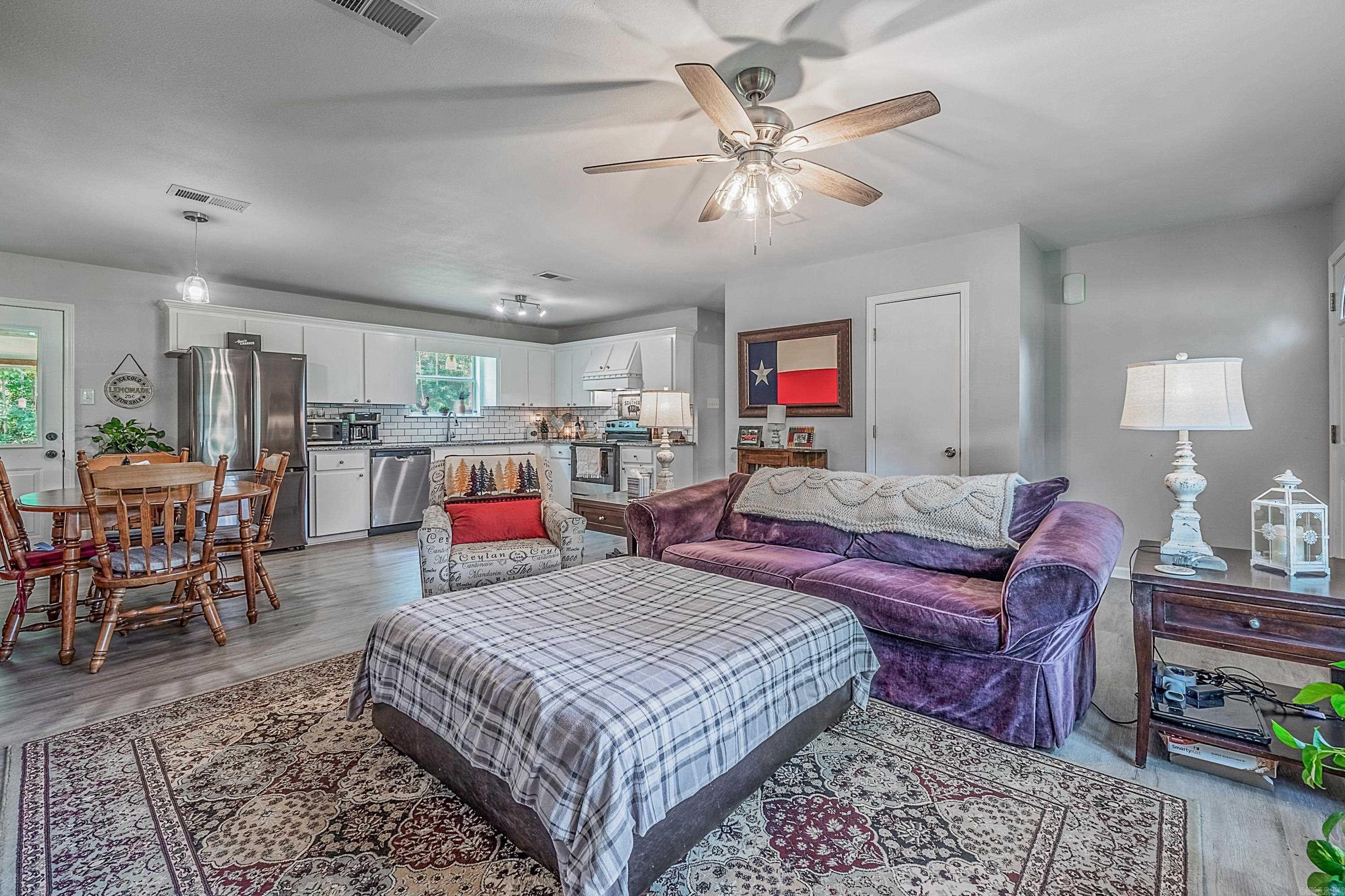 BAYOU METO PLACE - Residential