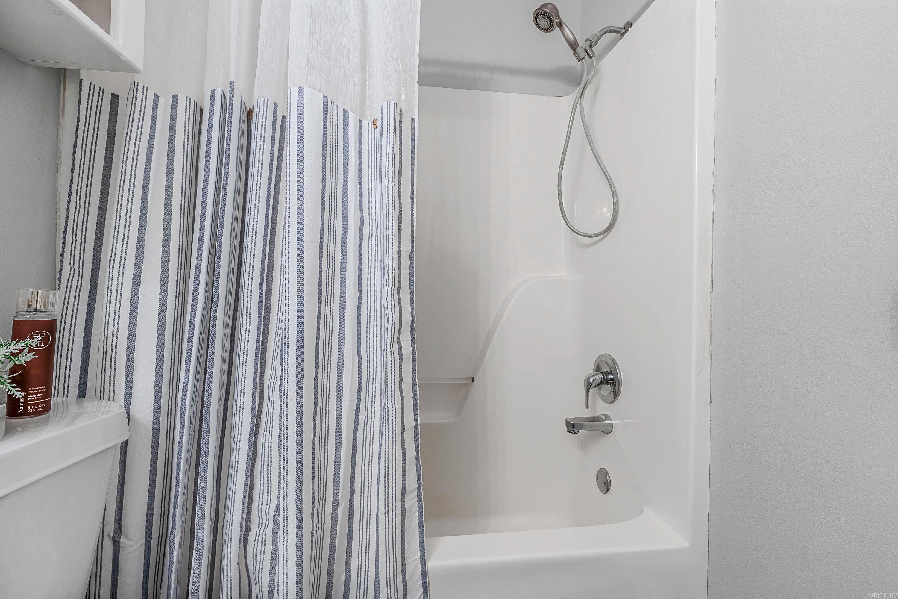 BAYOU METO PLACE - Residential