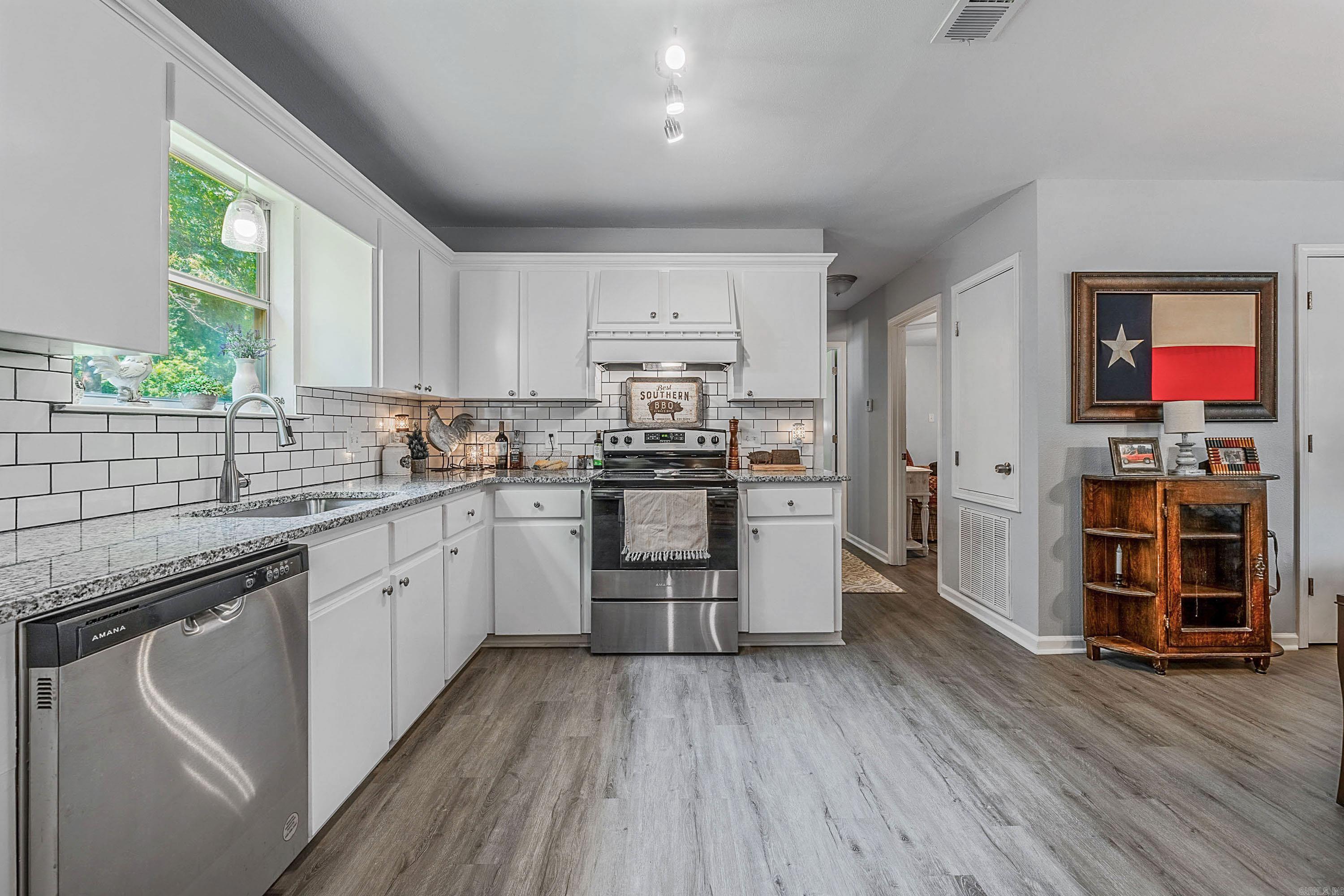 BAYOU METO PLACE - Residential