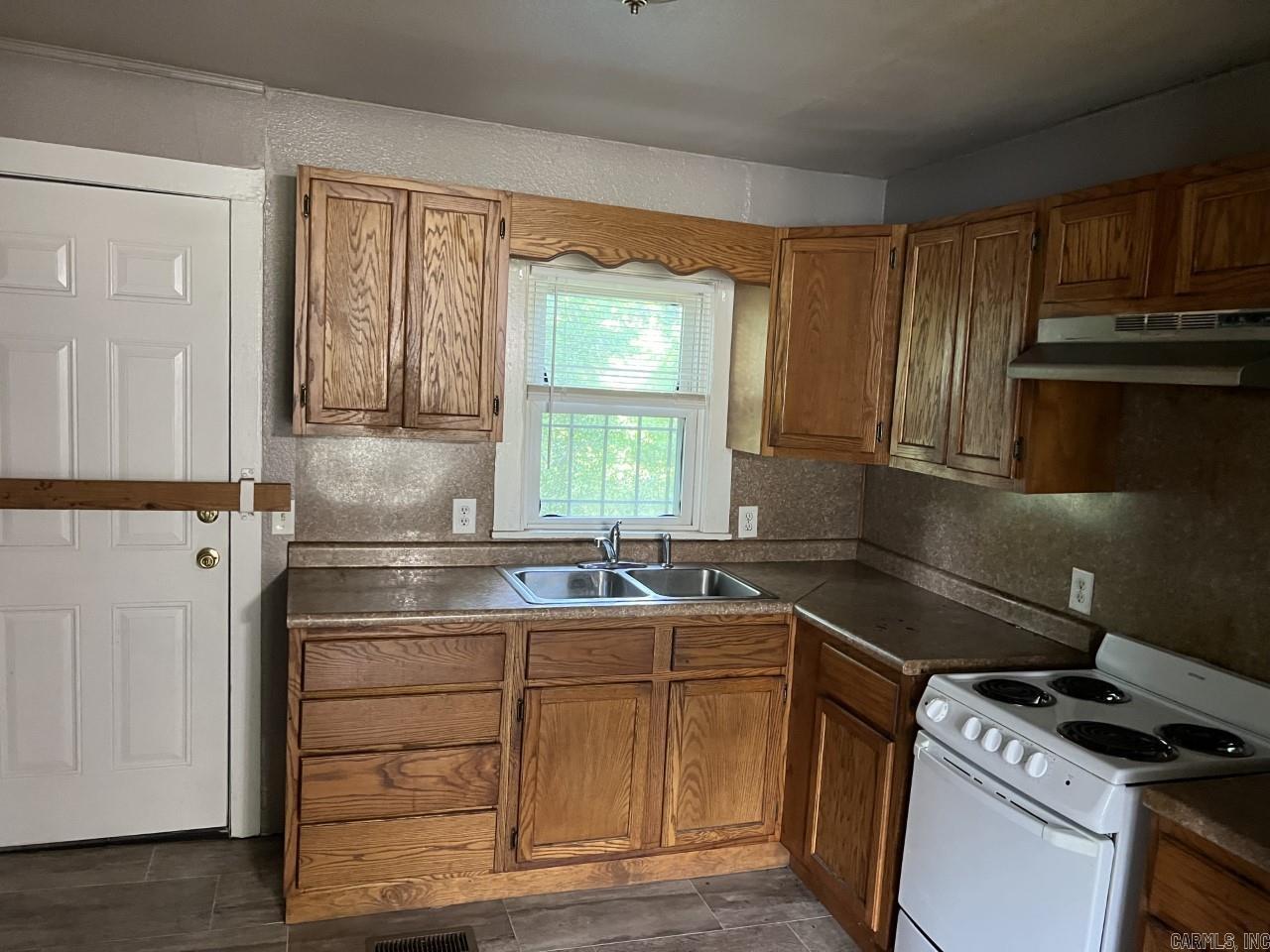 Pettefers - Residential Lease