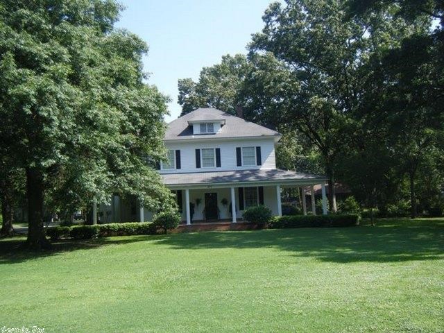 5 bedroom 3 and 1/2 Bath home in Dumas Arkansas