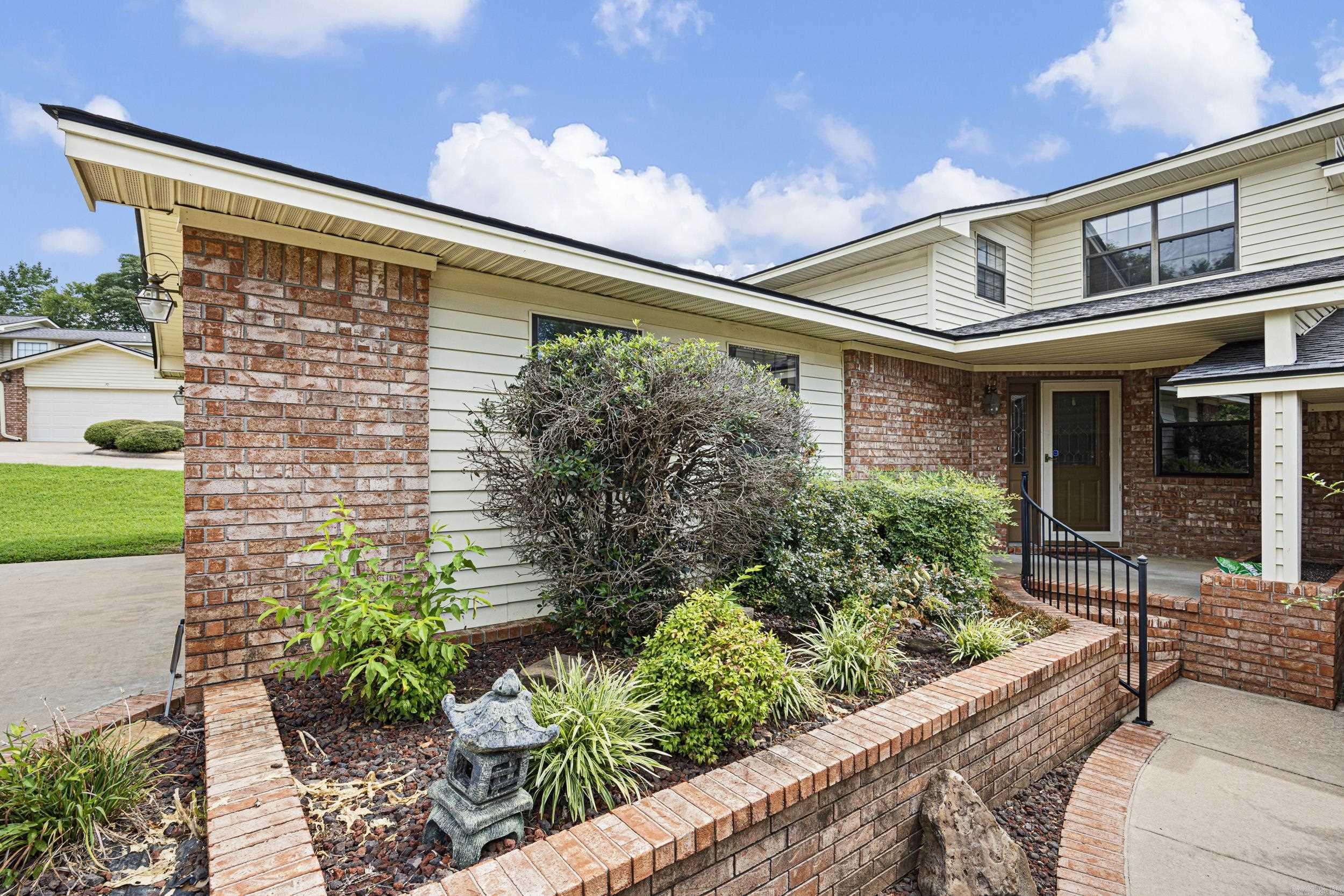 CLUB ROAD VILLAGE PROPERTY REGIM - Residential