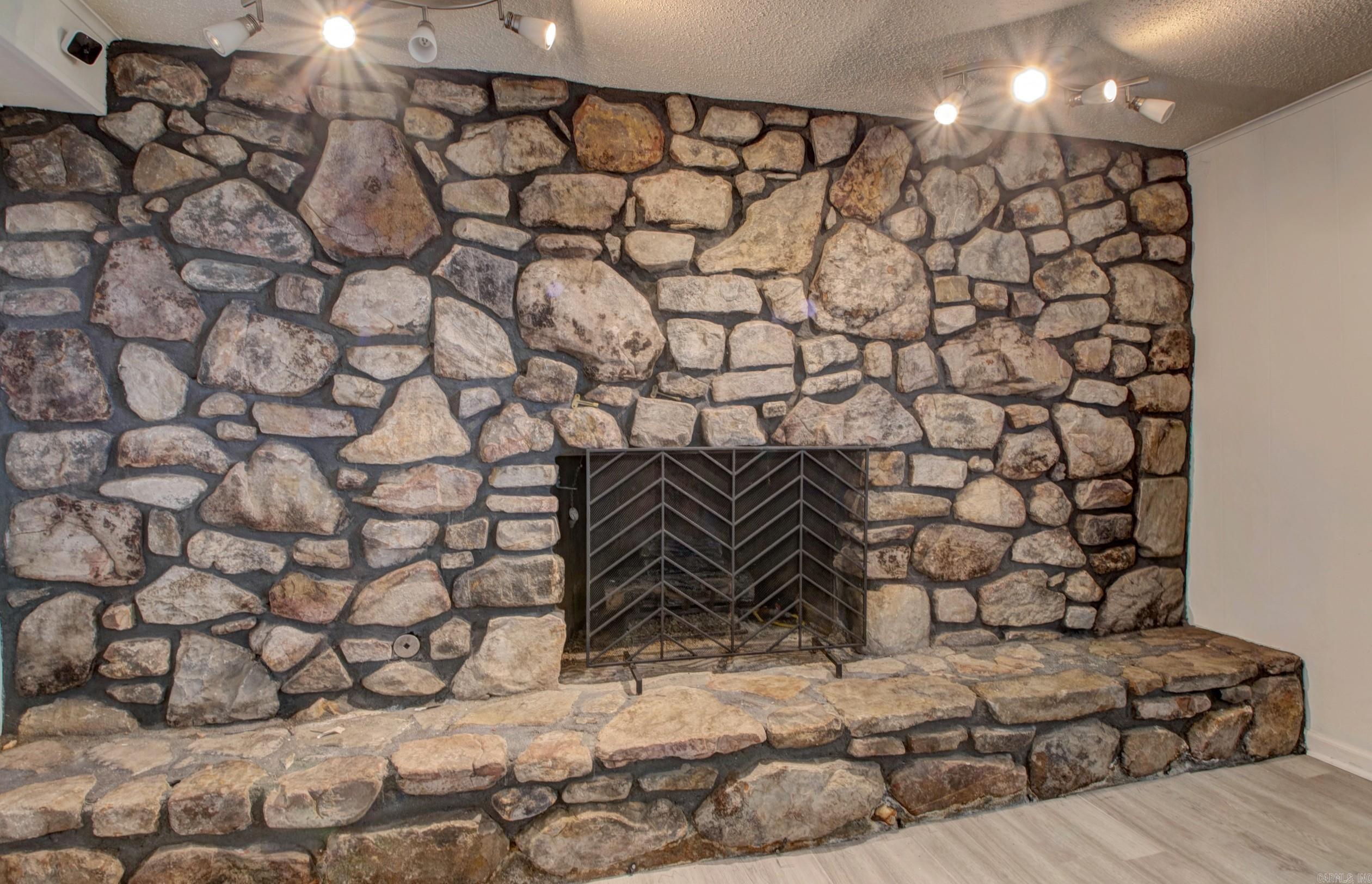 Pleasant Tree 1st - Residential