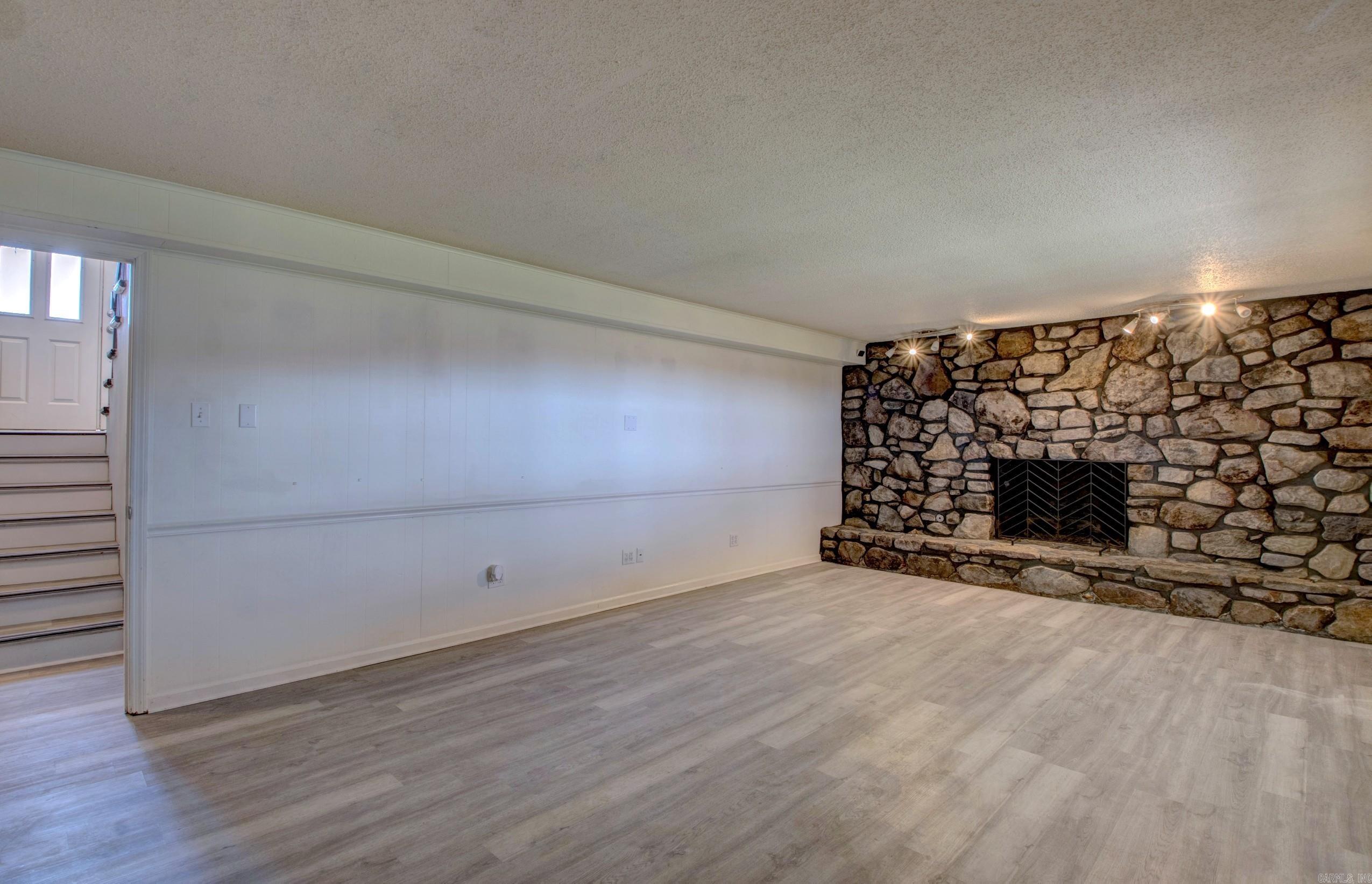 Pleasant Tree 1st - Residential