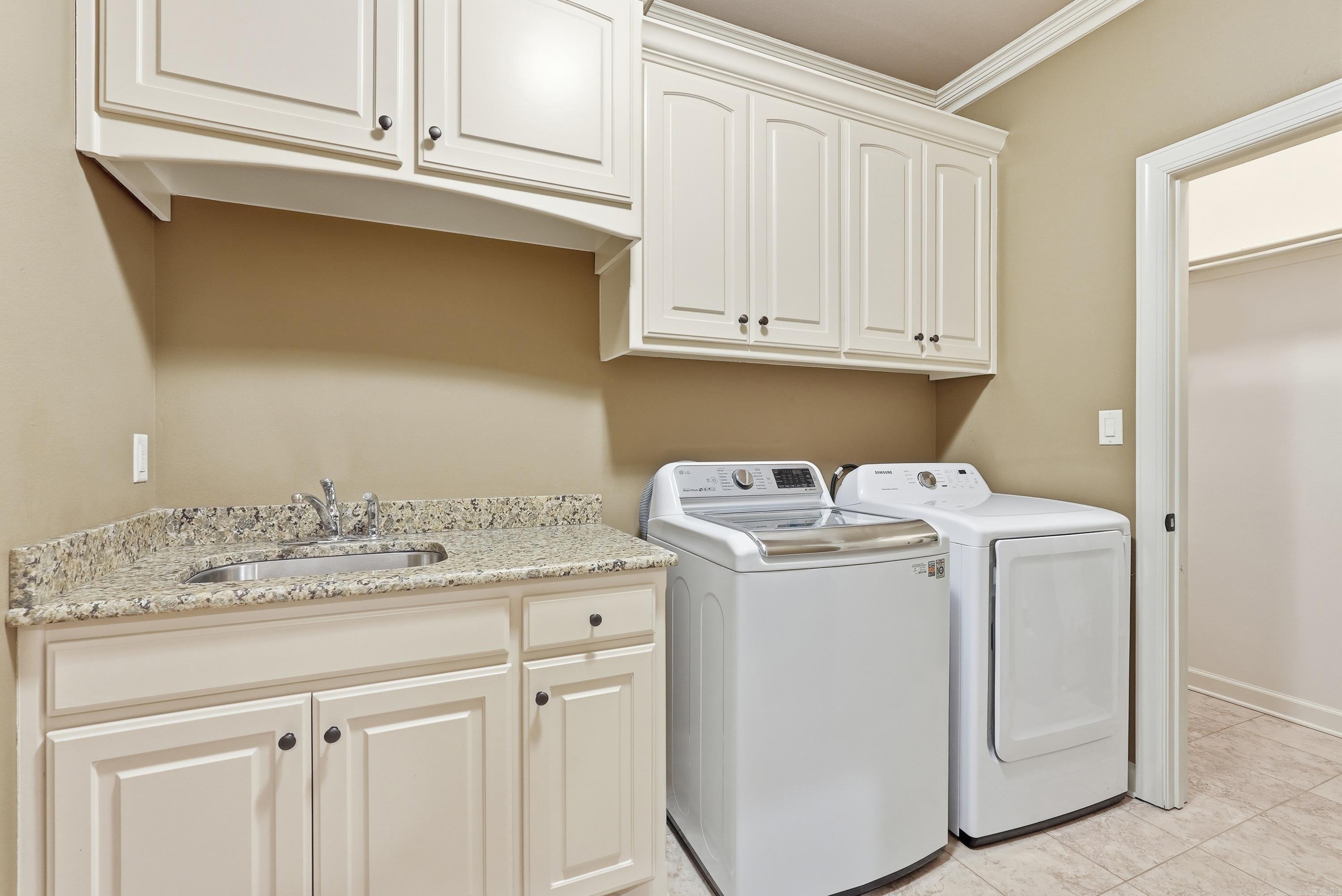 WOODLANDS EDGE - Residential