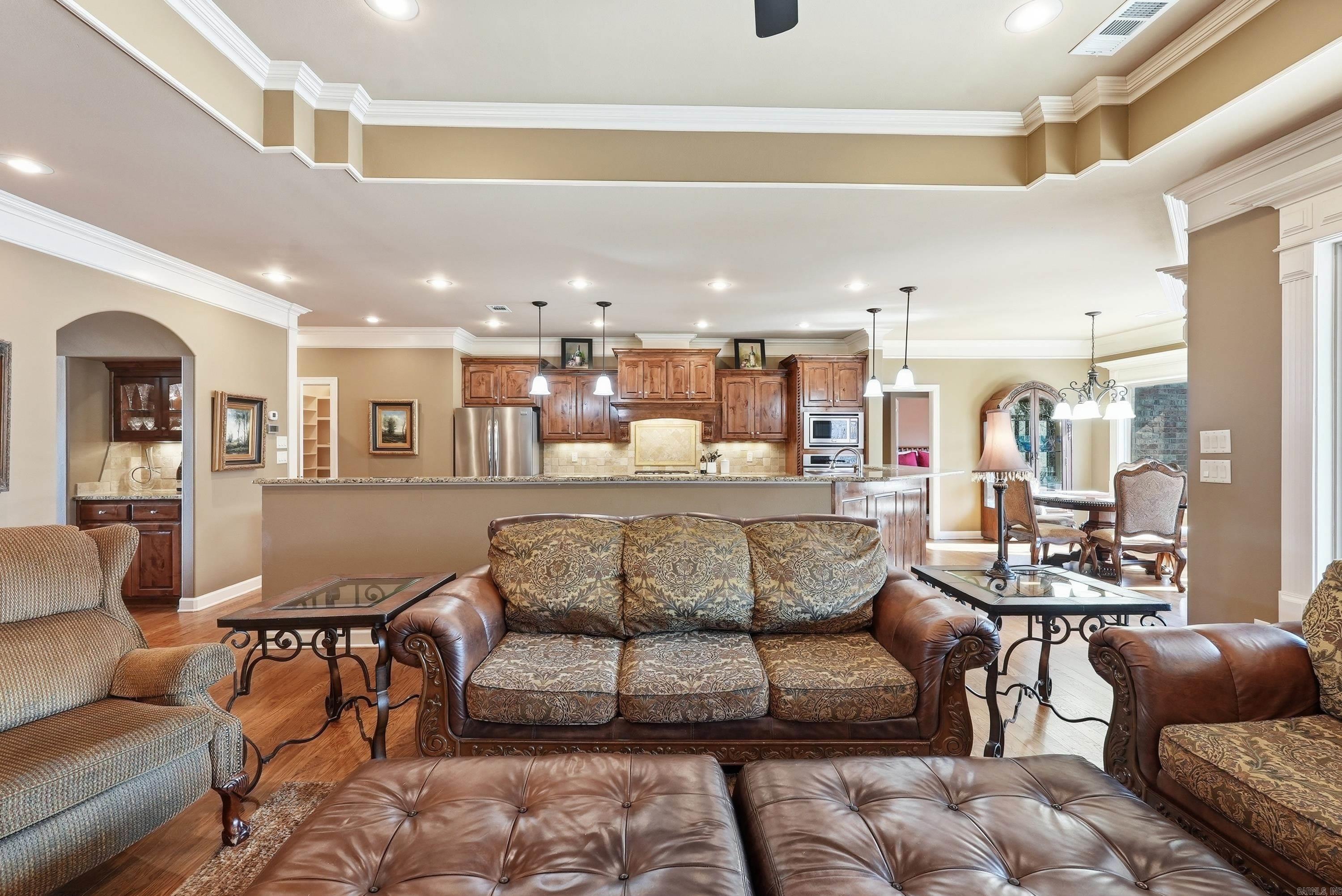 WOODLANDS EDGE - Residential