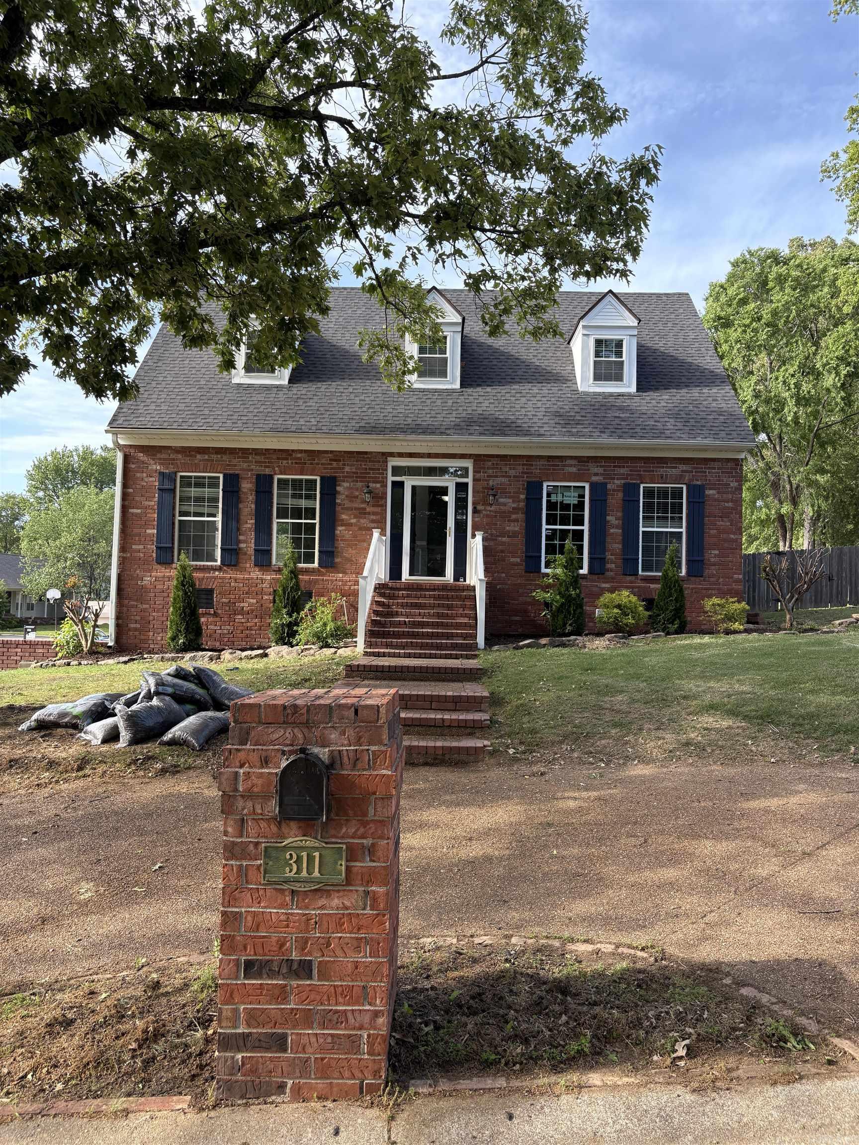 RIVER OAKS - Residential