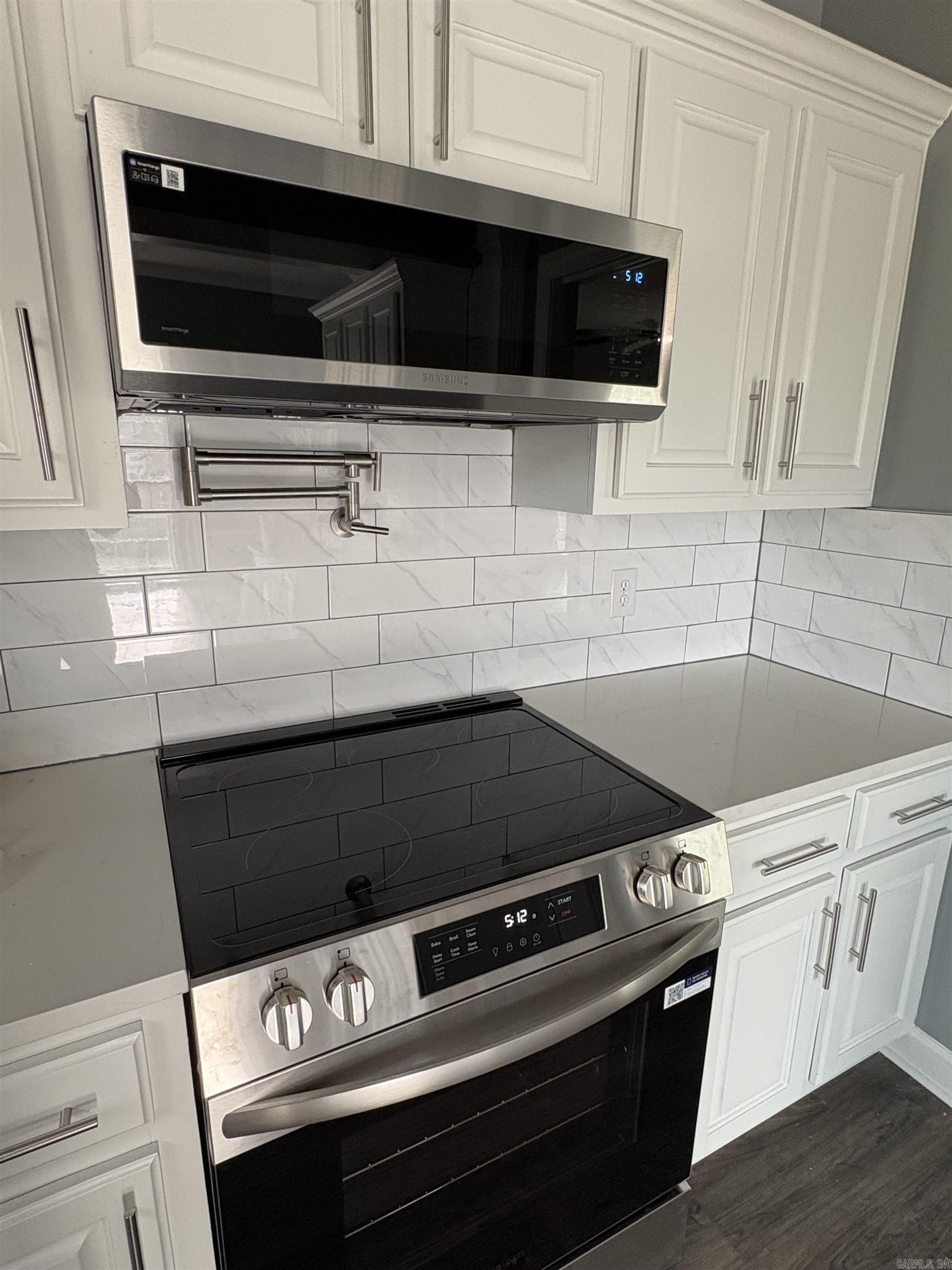 RIVER OAKS - Residential