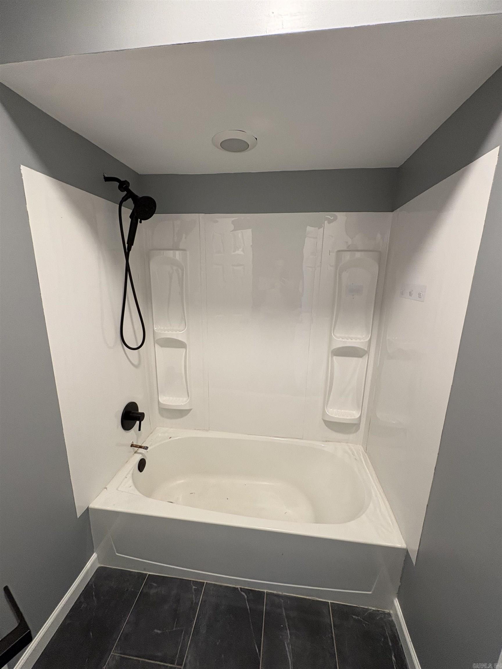 RIVER OAKS - Residential