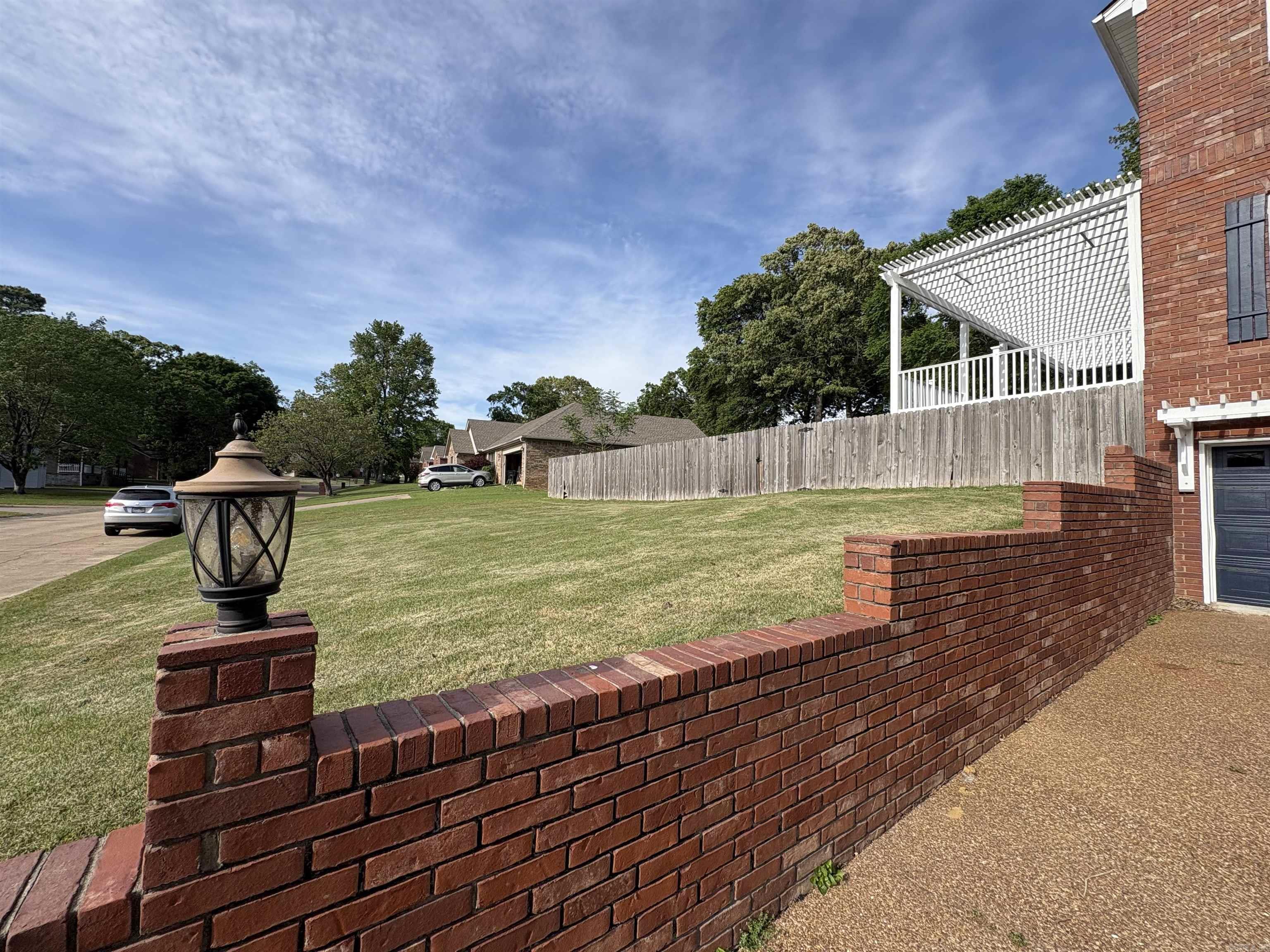 RIVER OAKS - Residential