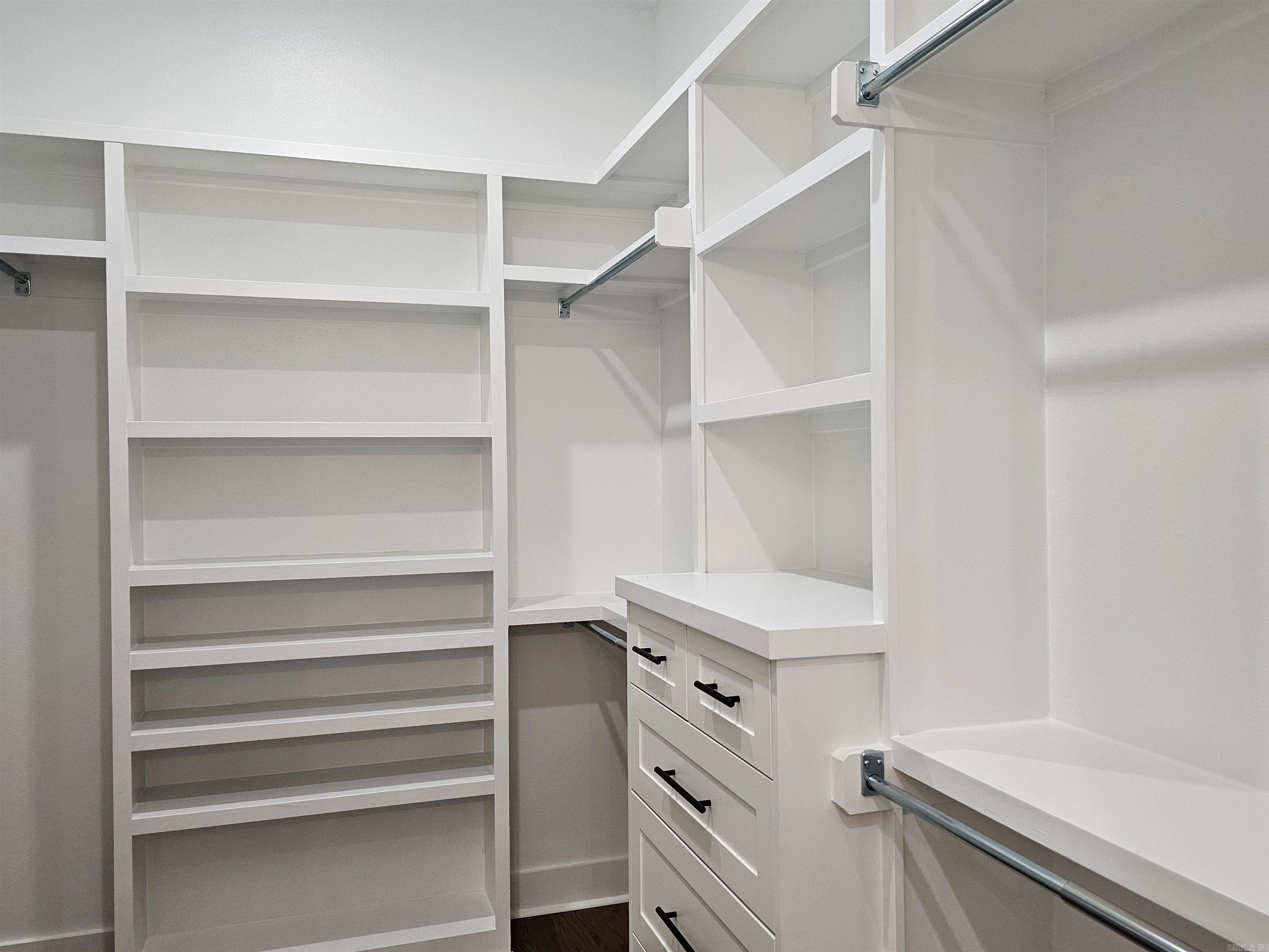 AVILLA MANOR - Residential