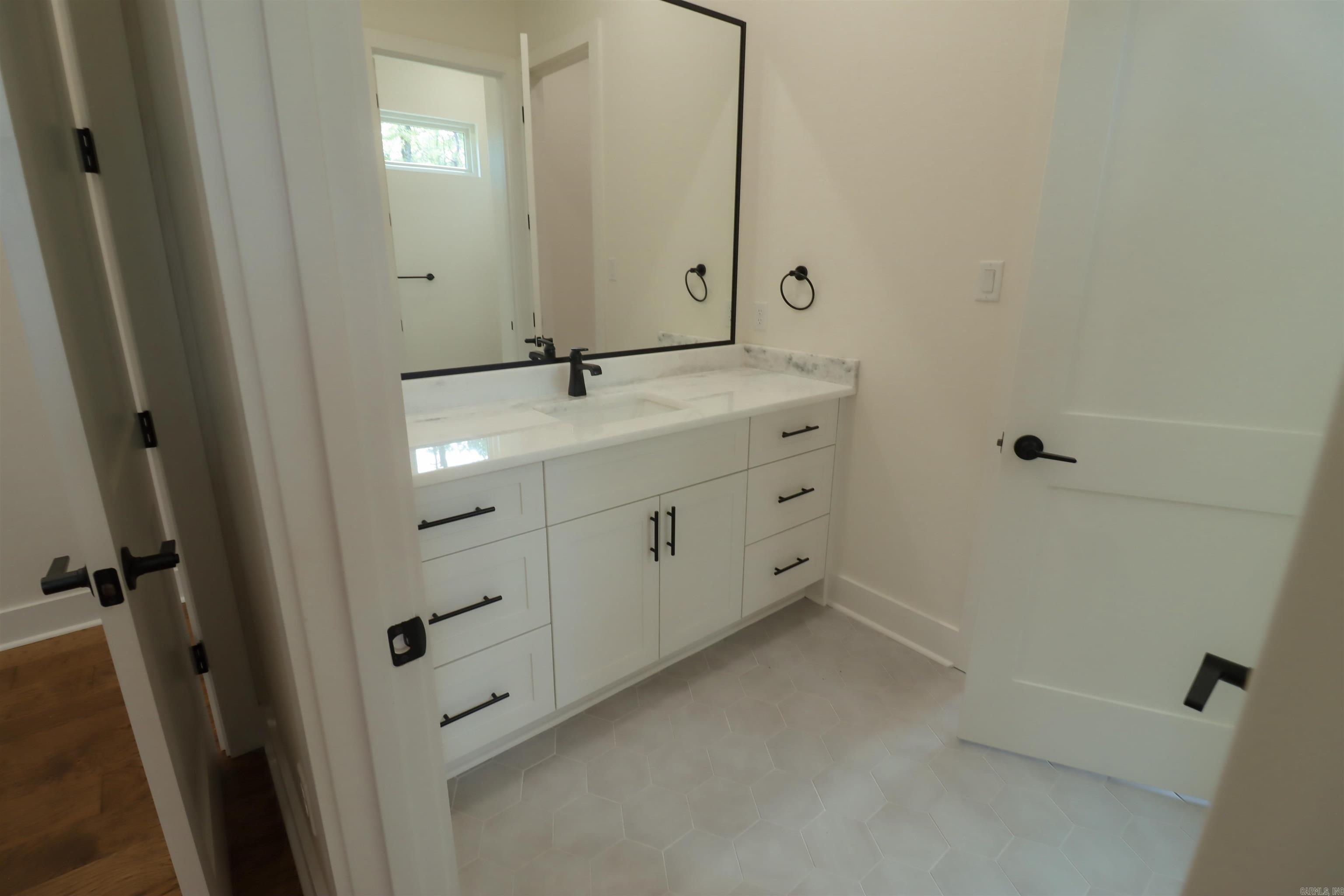 AVILLA MANOR - Residential