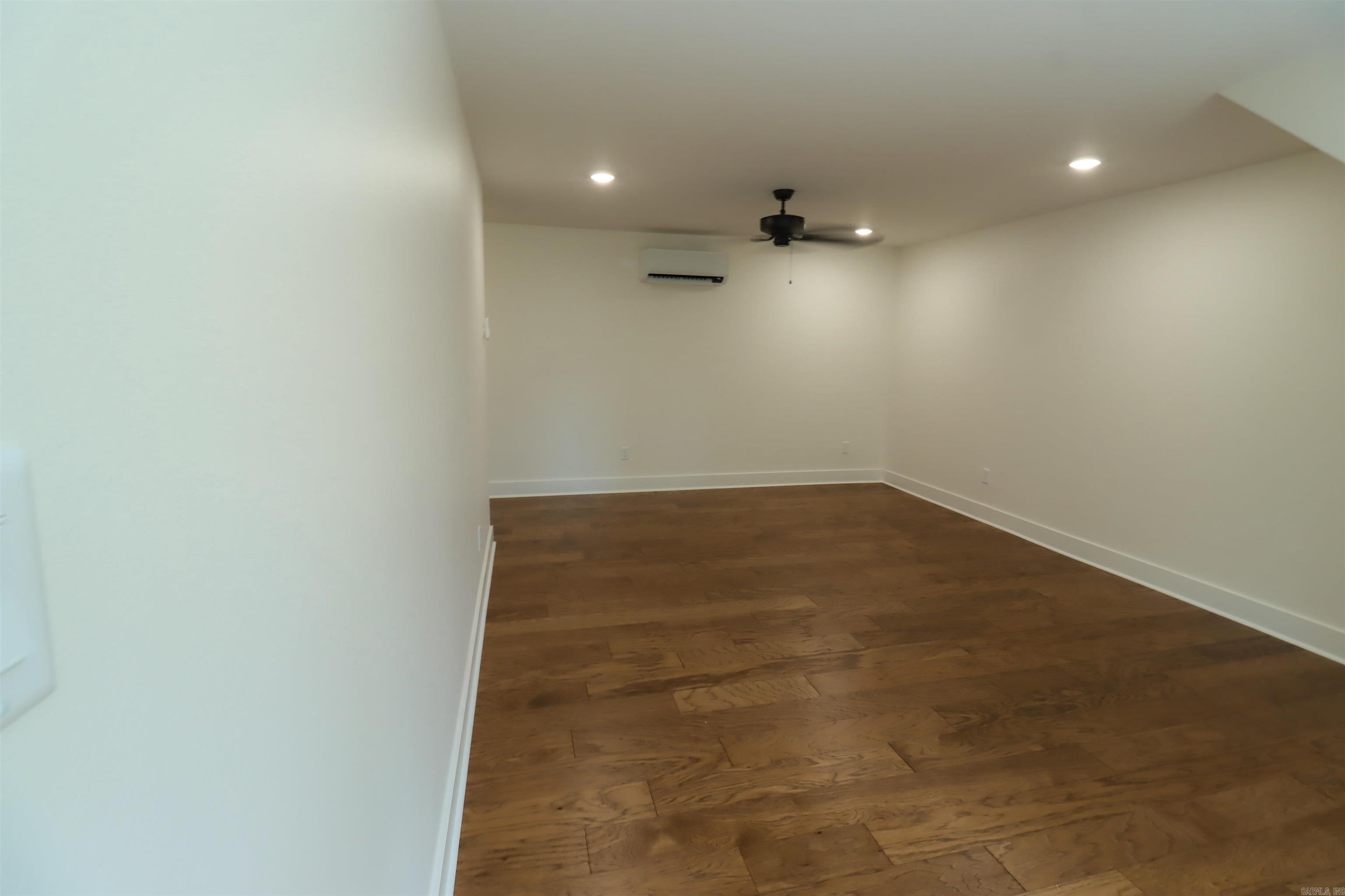 AVILLA MANOR - Residential