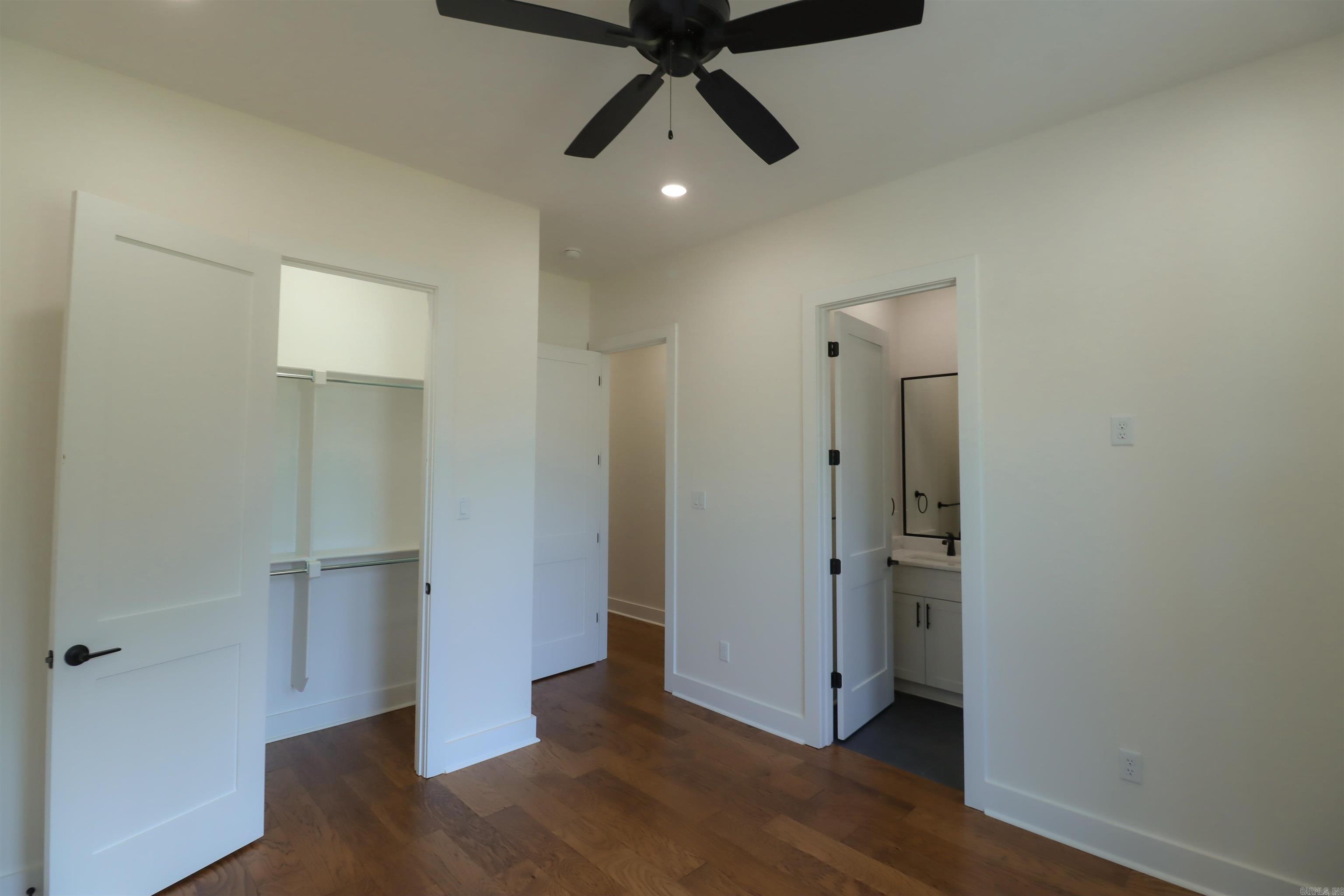 AVILLA MANOR - Residential