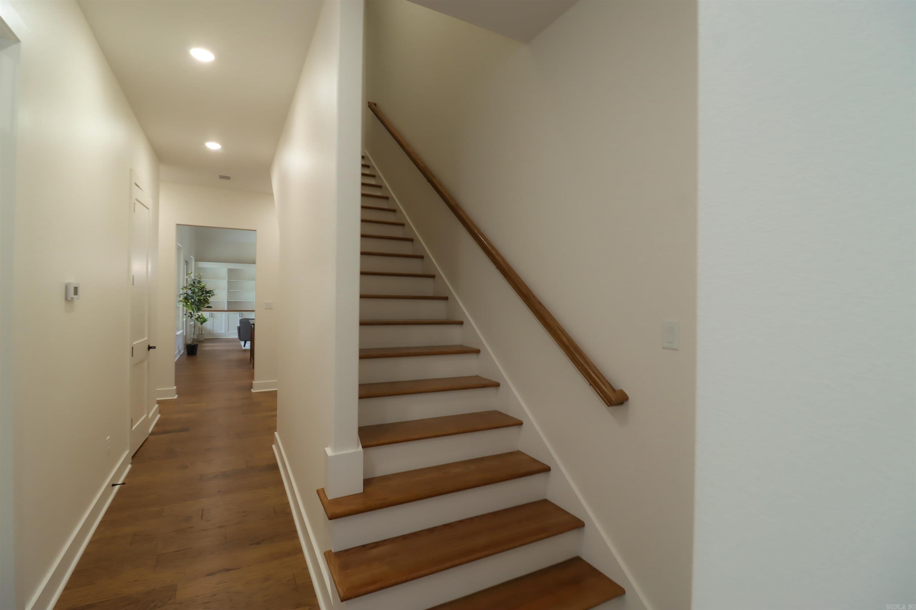 AVILLA MANOR - Residential