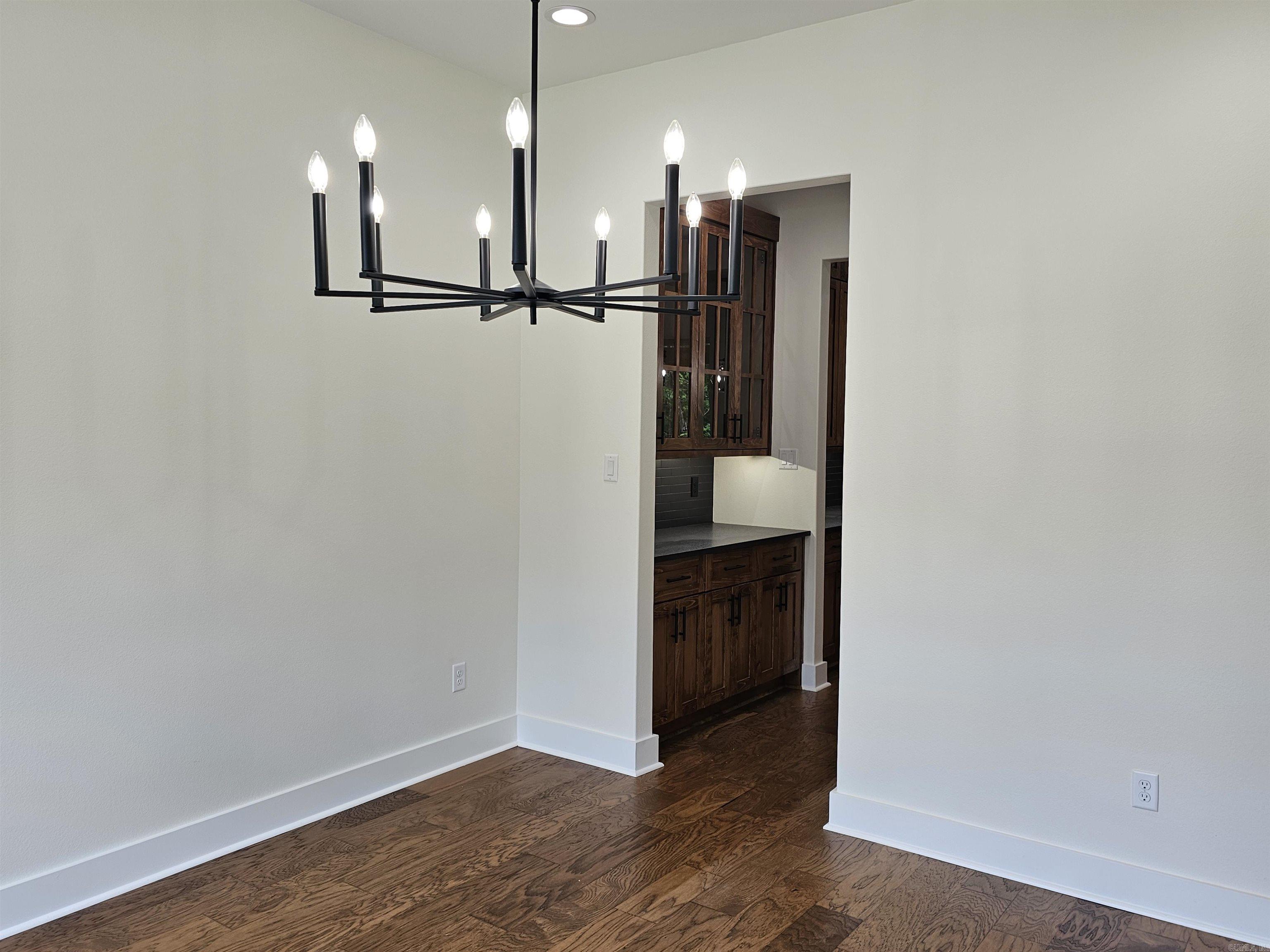 AVILLA MANOR - Residential