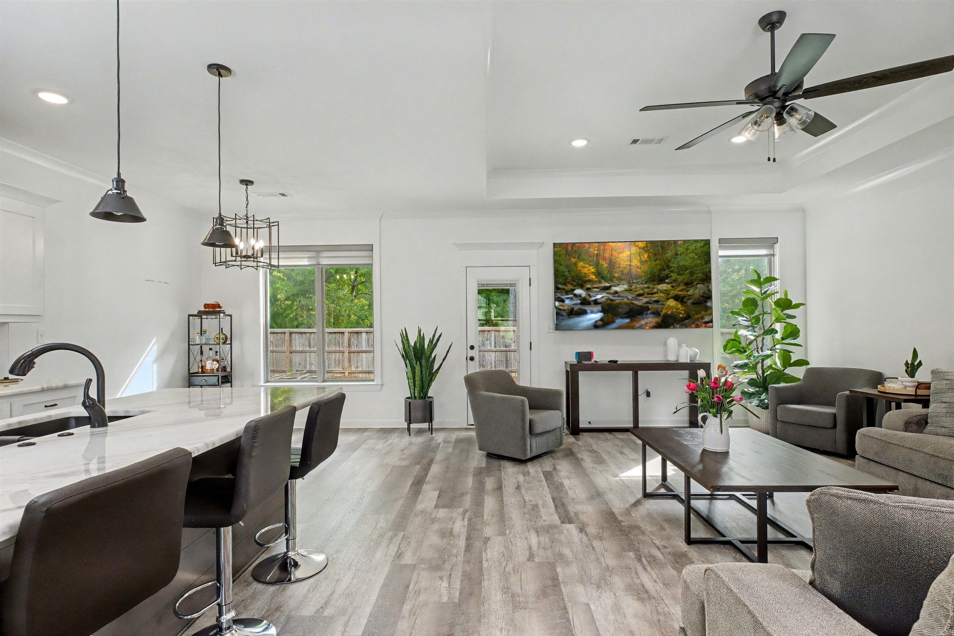 LEGACY POINTE - Residential