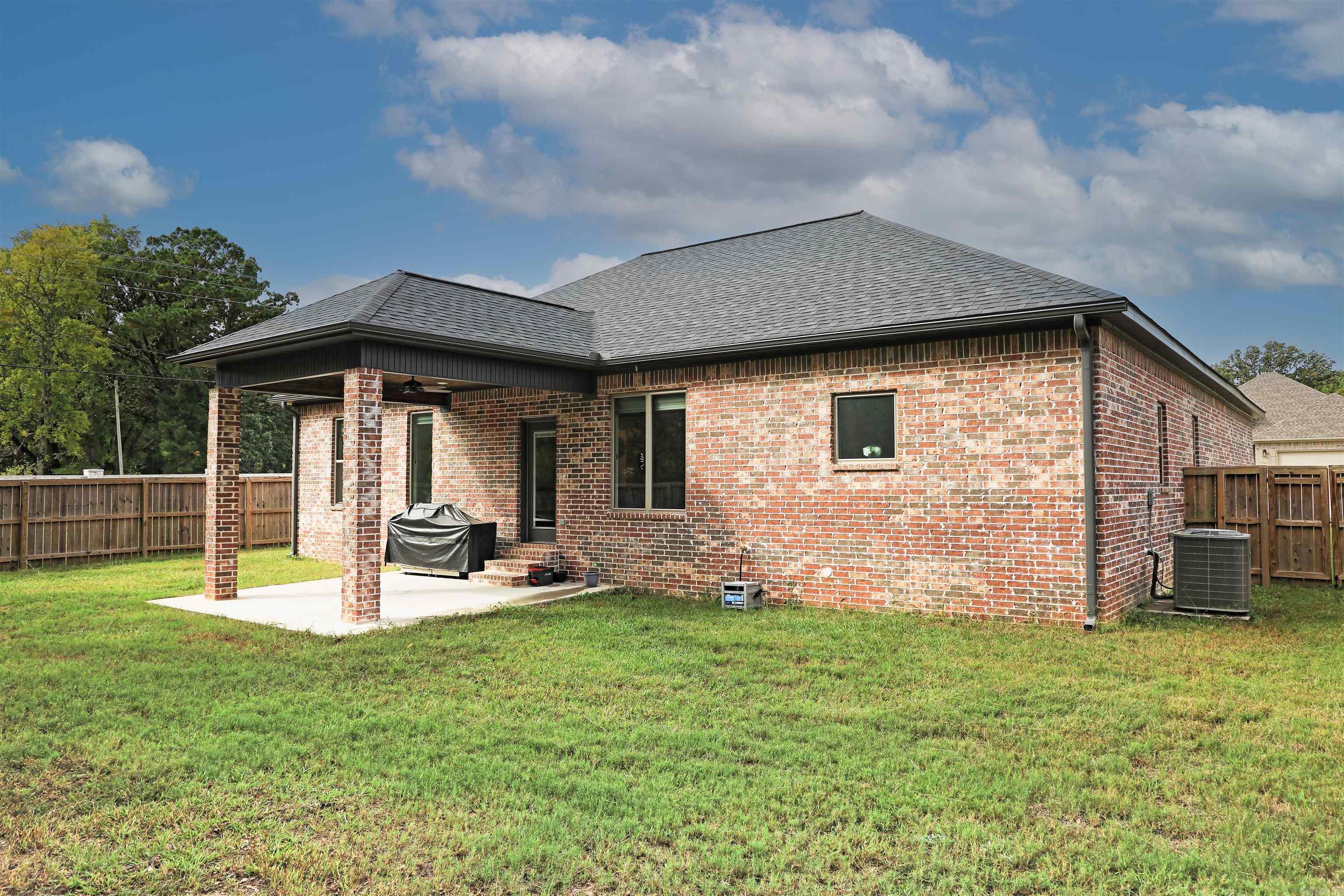 LEGACY POINTE - Residential