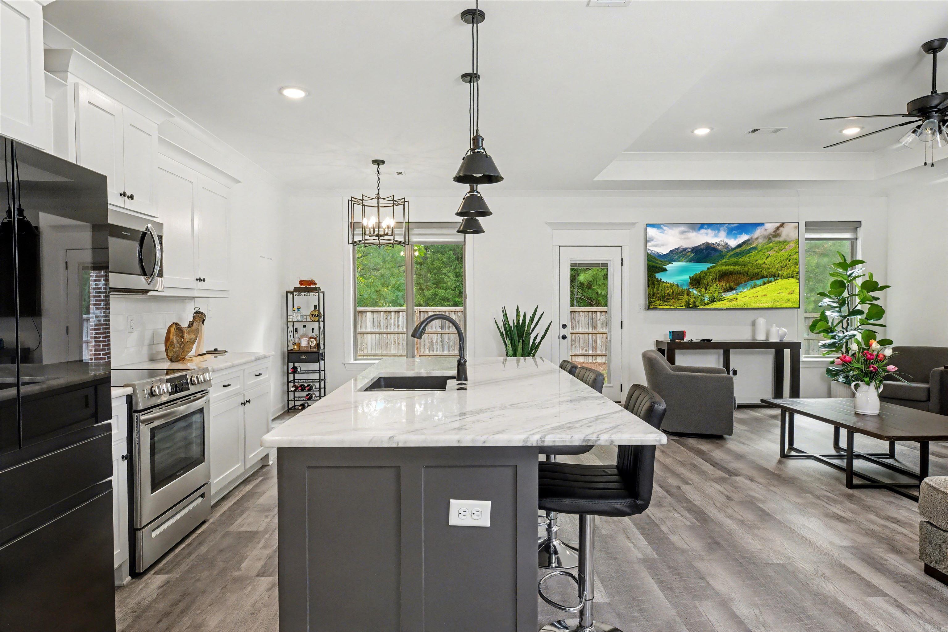 LEGACY POINTE - Residential