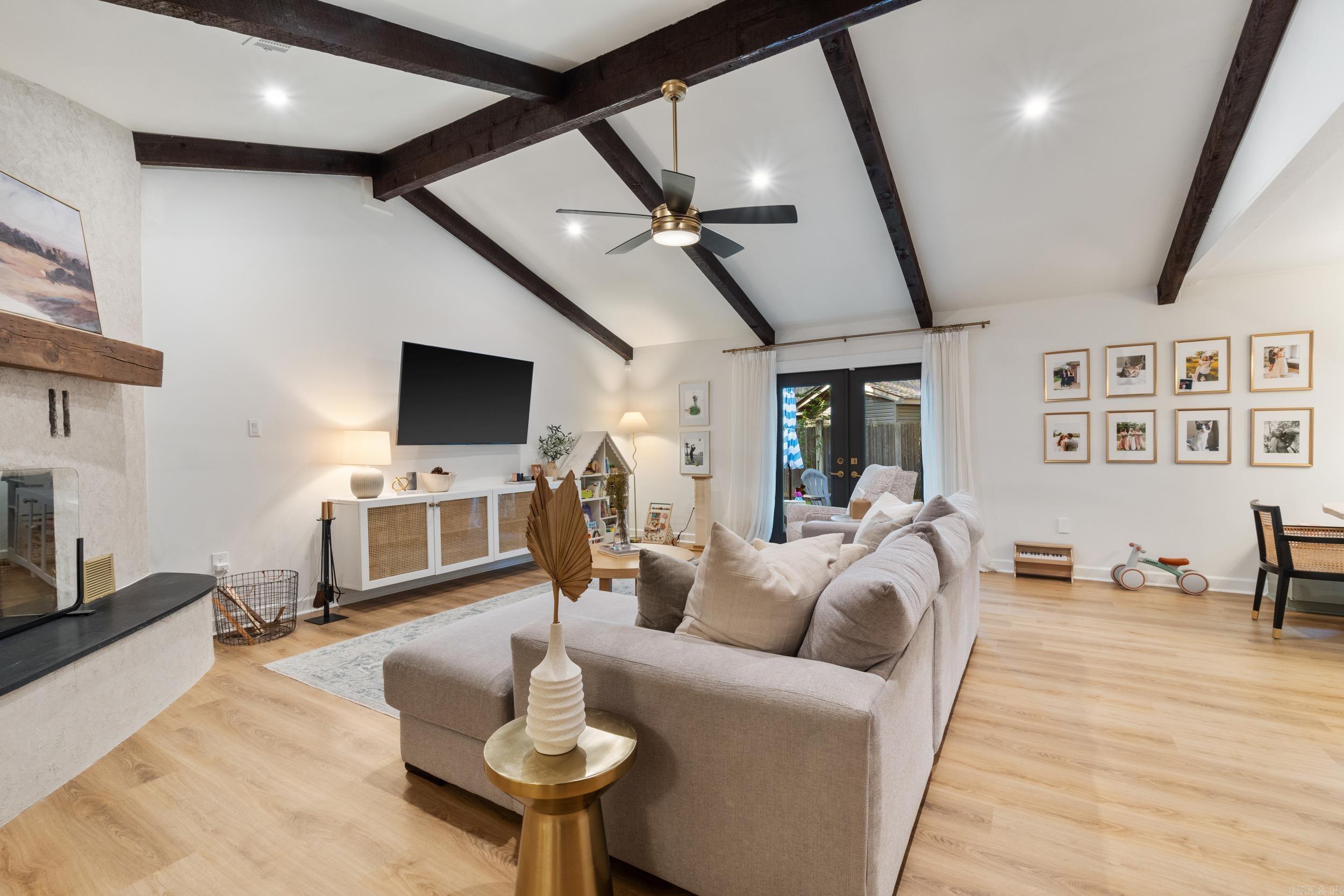 SMOKING OAKS ADD - Residential