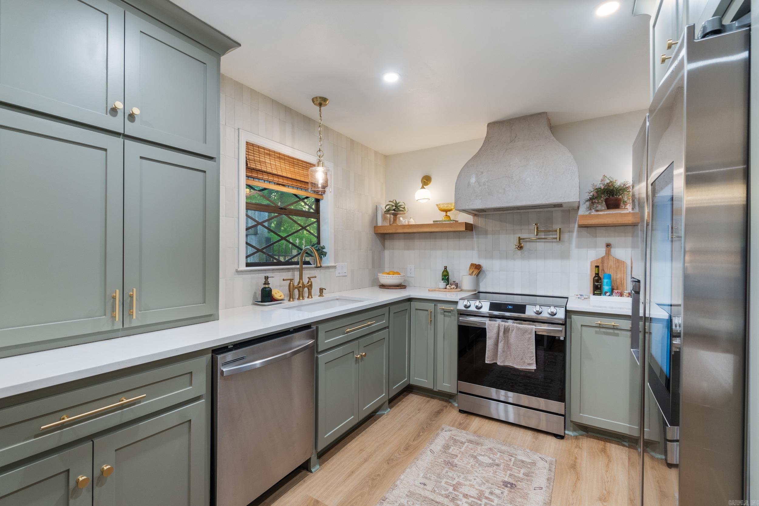 SMOKING OAKS ADD - Residential