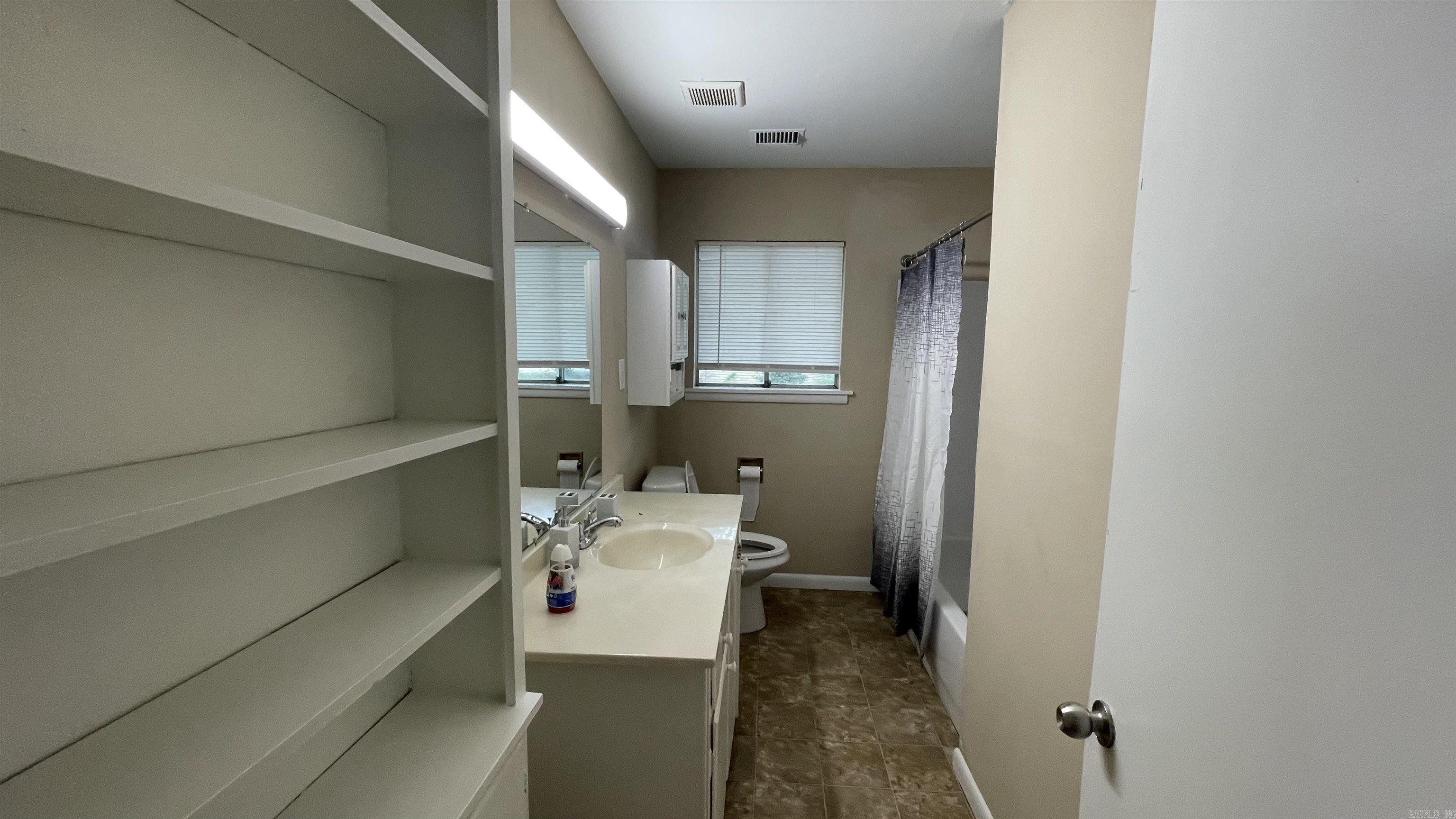 FOREST HILLS - Residential