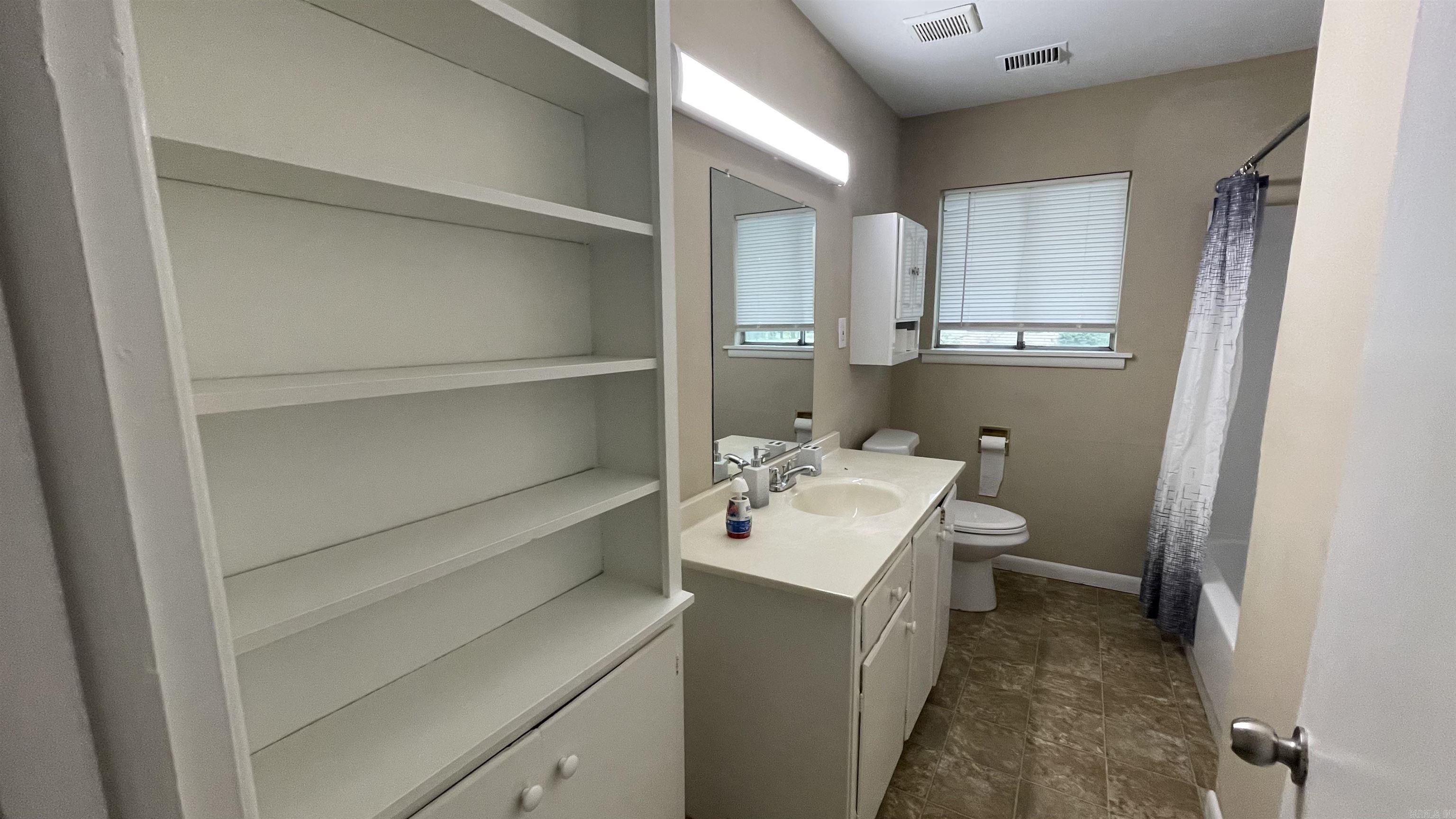 FOREST HILLS - Residential