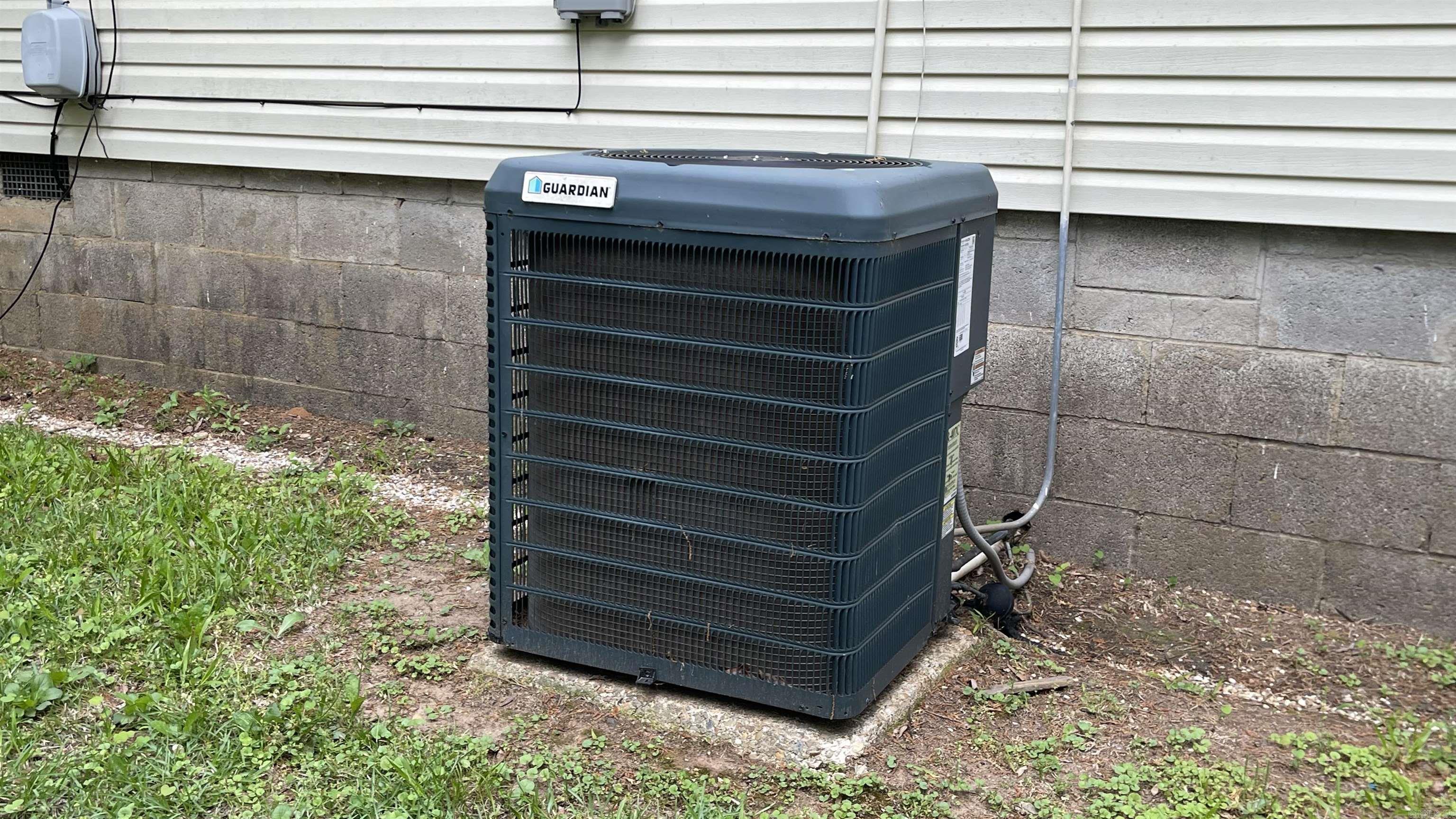 FOREST HILLS - Residential