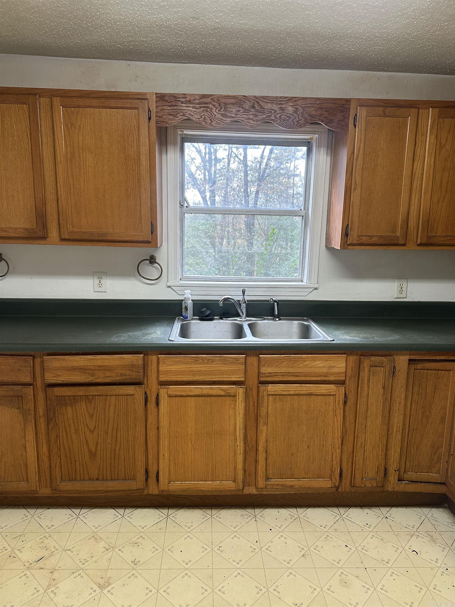 BARROW JOHN - Residential