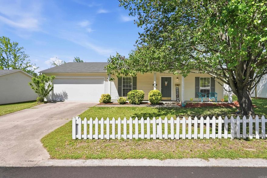 Charming 3 bed, 2 bath home located in the heart of Benton! Just minutes from downtown, you’ll love the convenience of nearby shopping, coffee shops, dining, and local attractions. This home offers a comfortable layout perfect for everyday living, along with a fully fenced backyard—ideal for pets, kids, or relaxing evenings outdoors. A wonderful opportunity for first-time buyers or anyone looking for a move-in ready home in a great location.