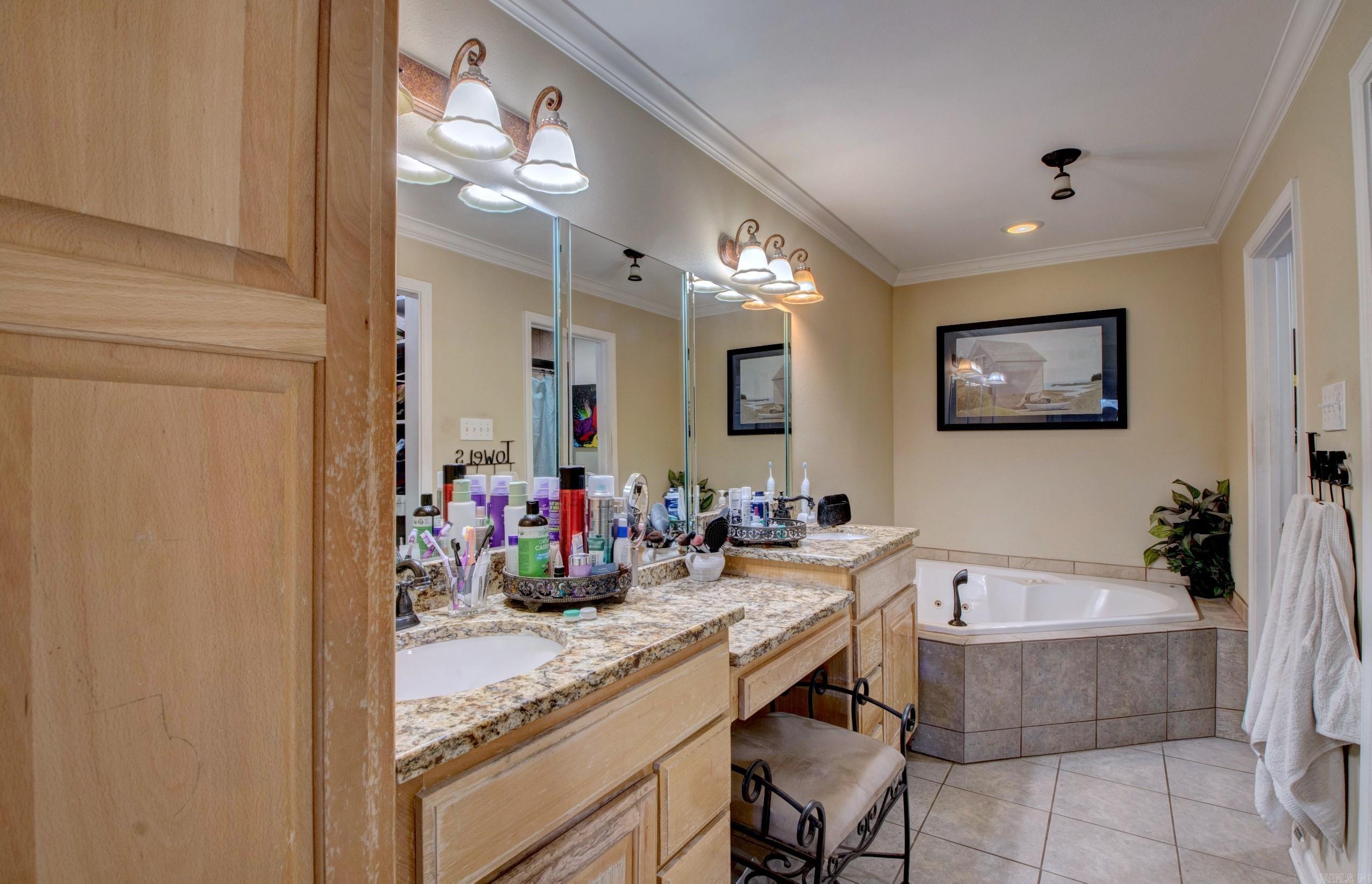 FOXWOOD J - Residential