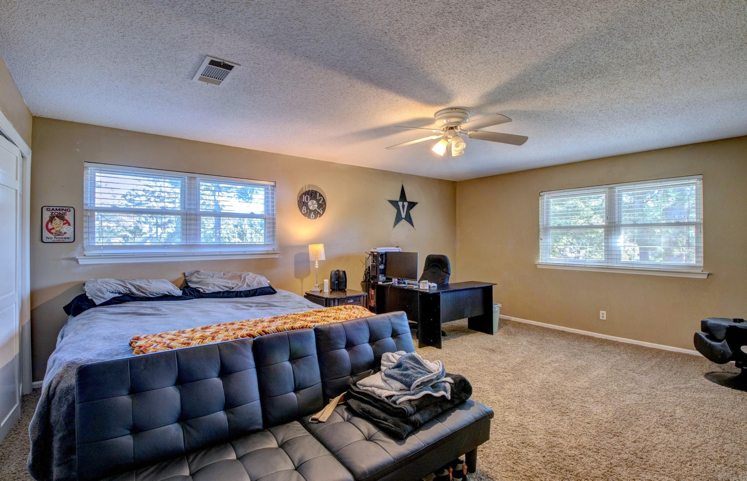 FOXWOOD J - Residential