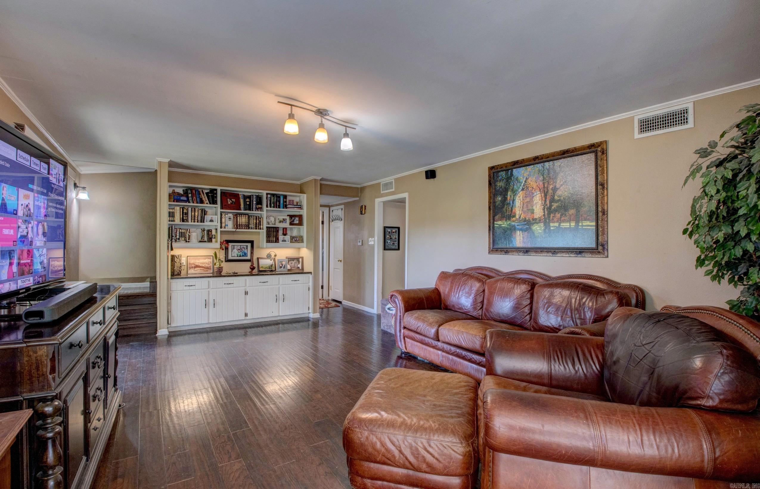 FOXWOOD J - Residential