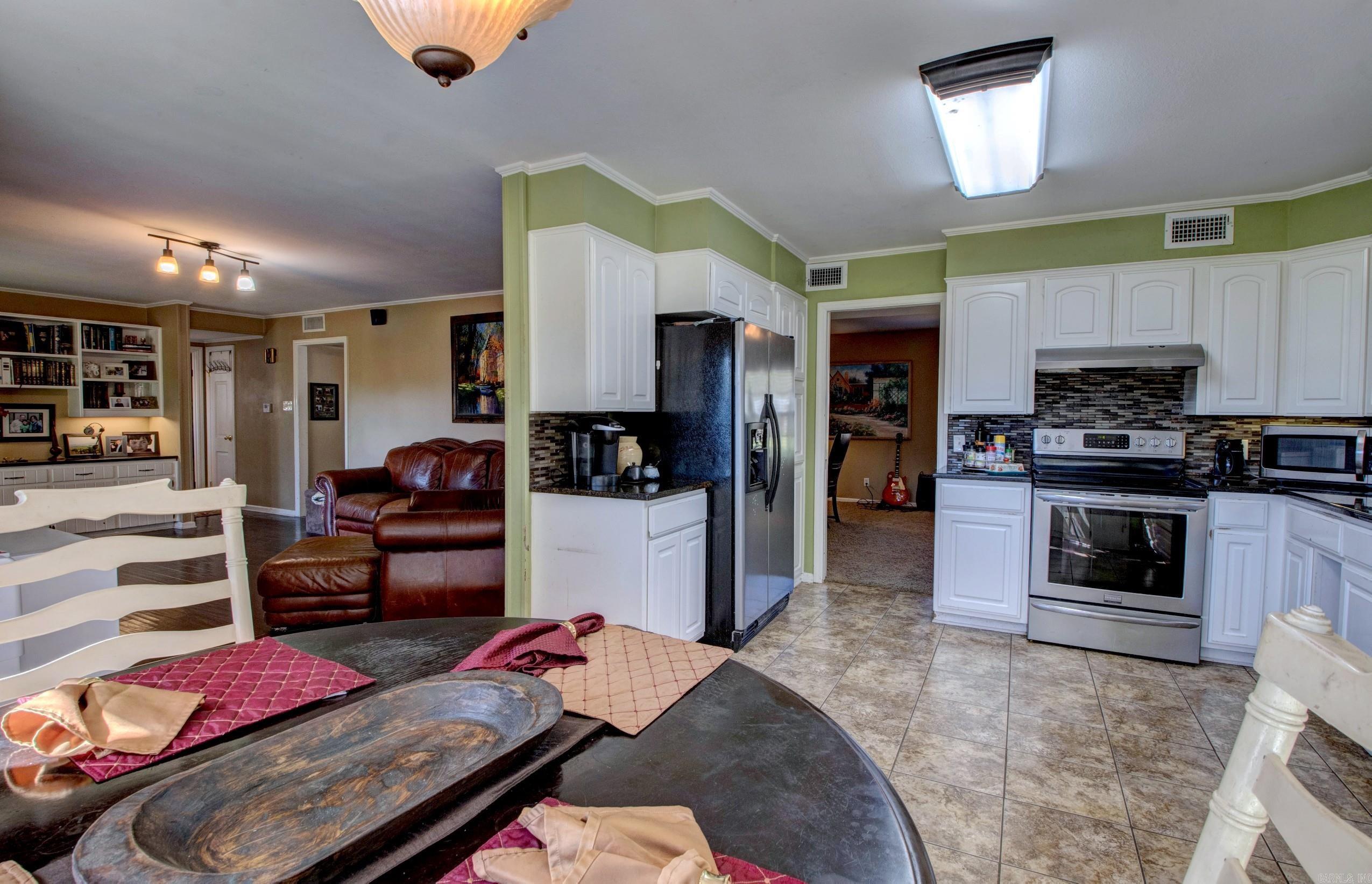 FOXWOOD J - Residential