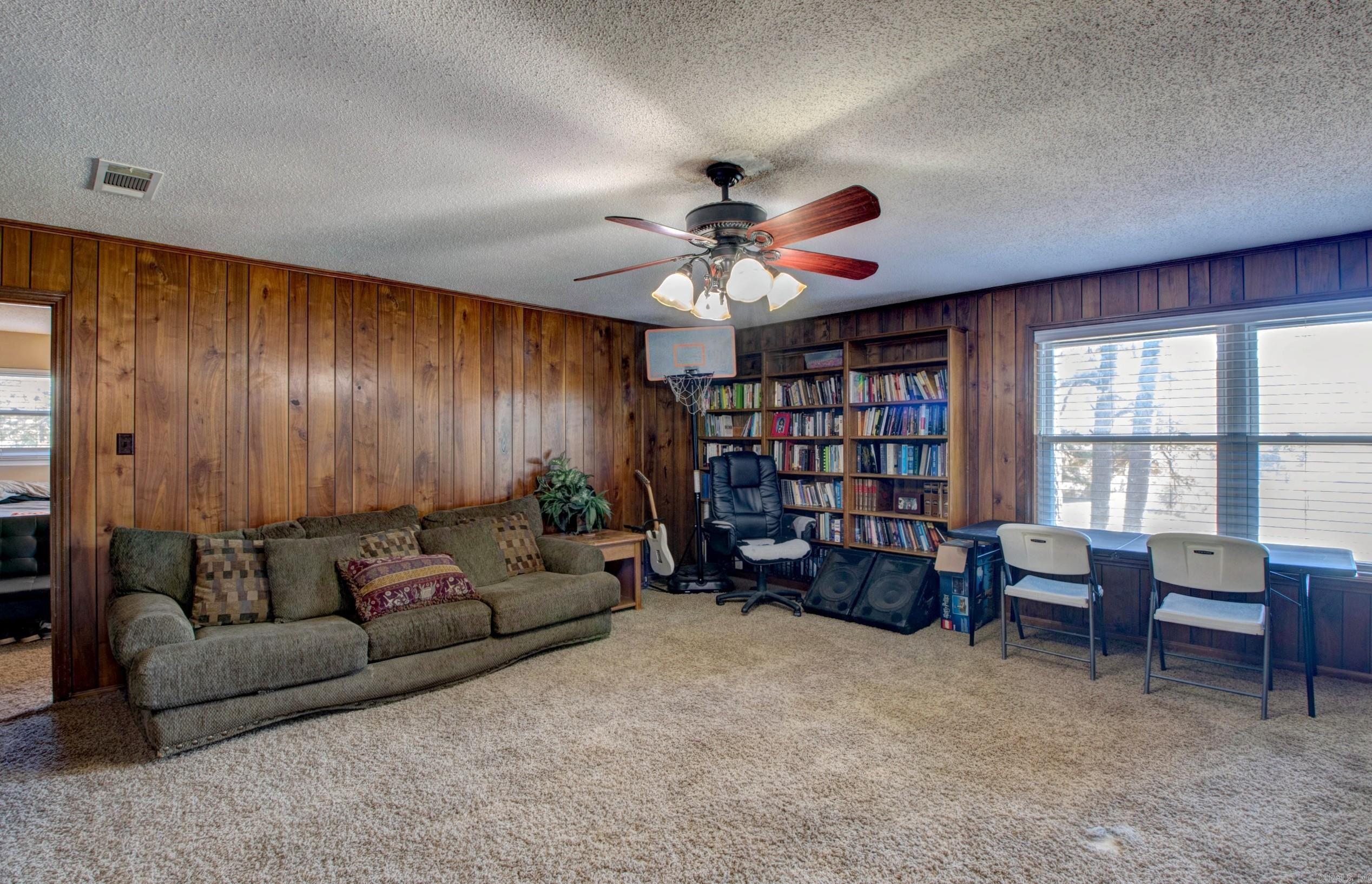 FOXWOOD J - Residential