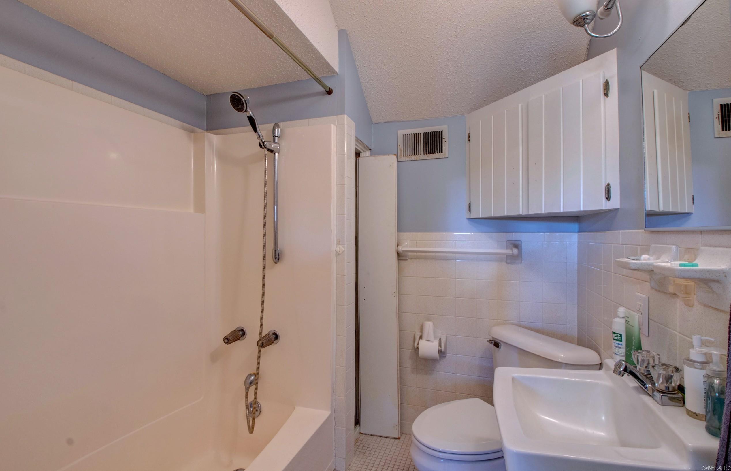 FOXWOOD J - Residential