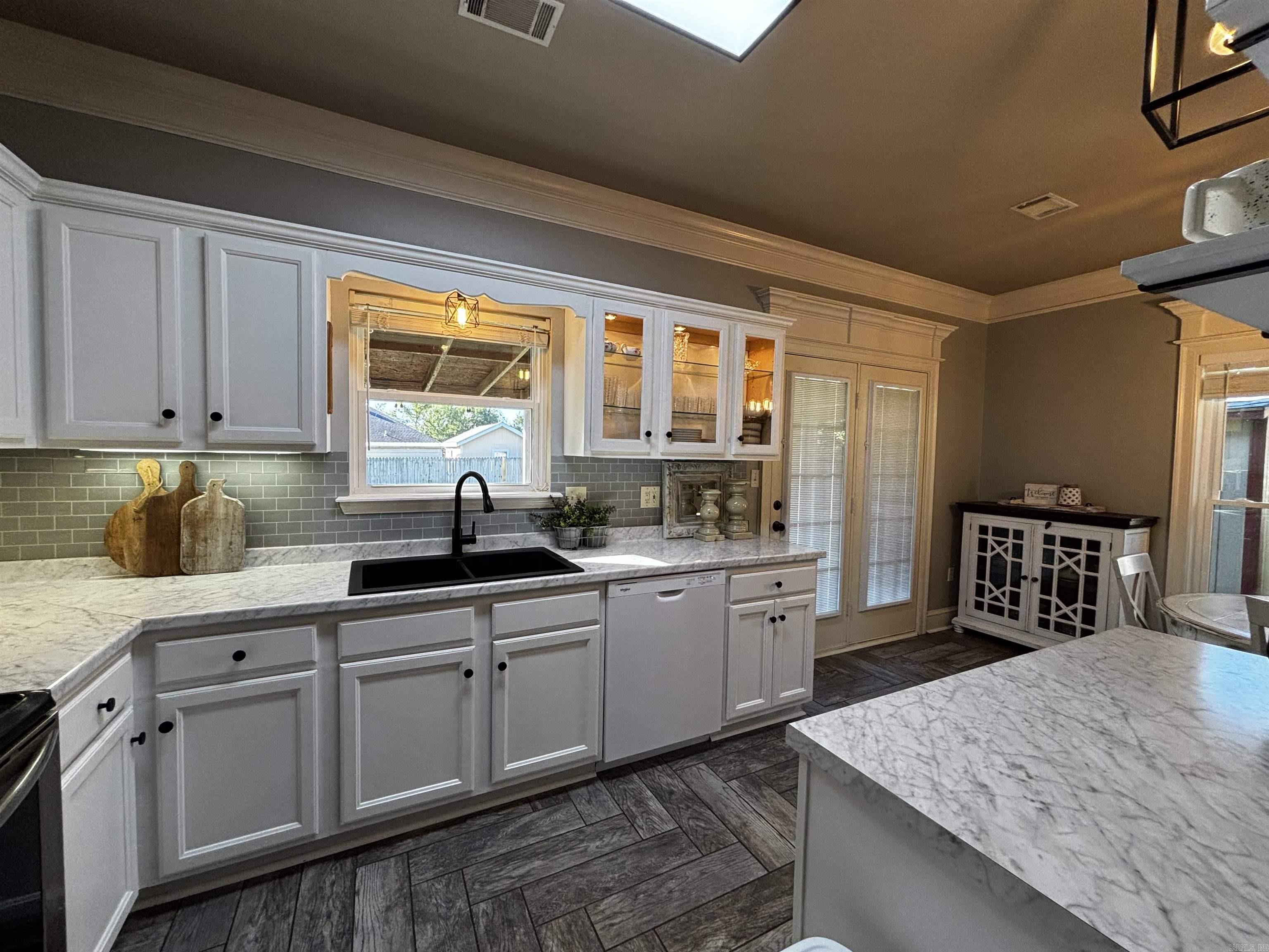 WEST POINTE - Residential
