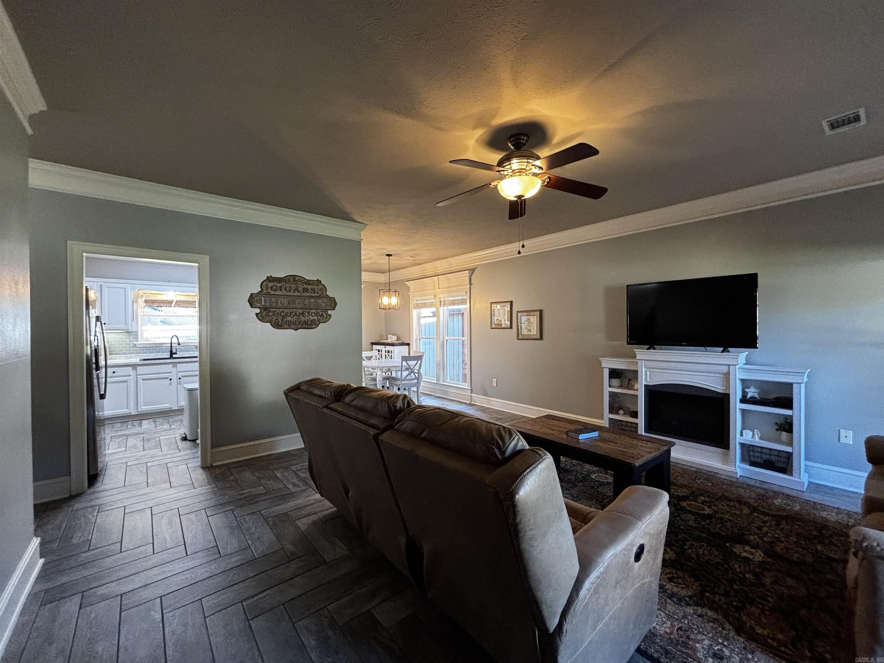 WEST POINTE - Residential