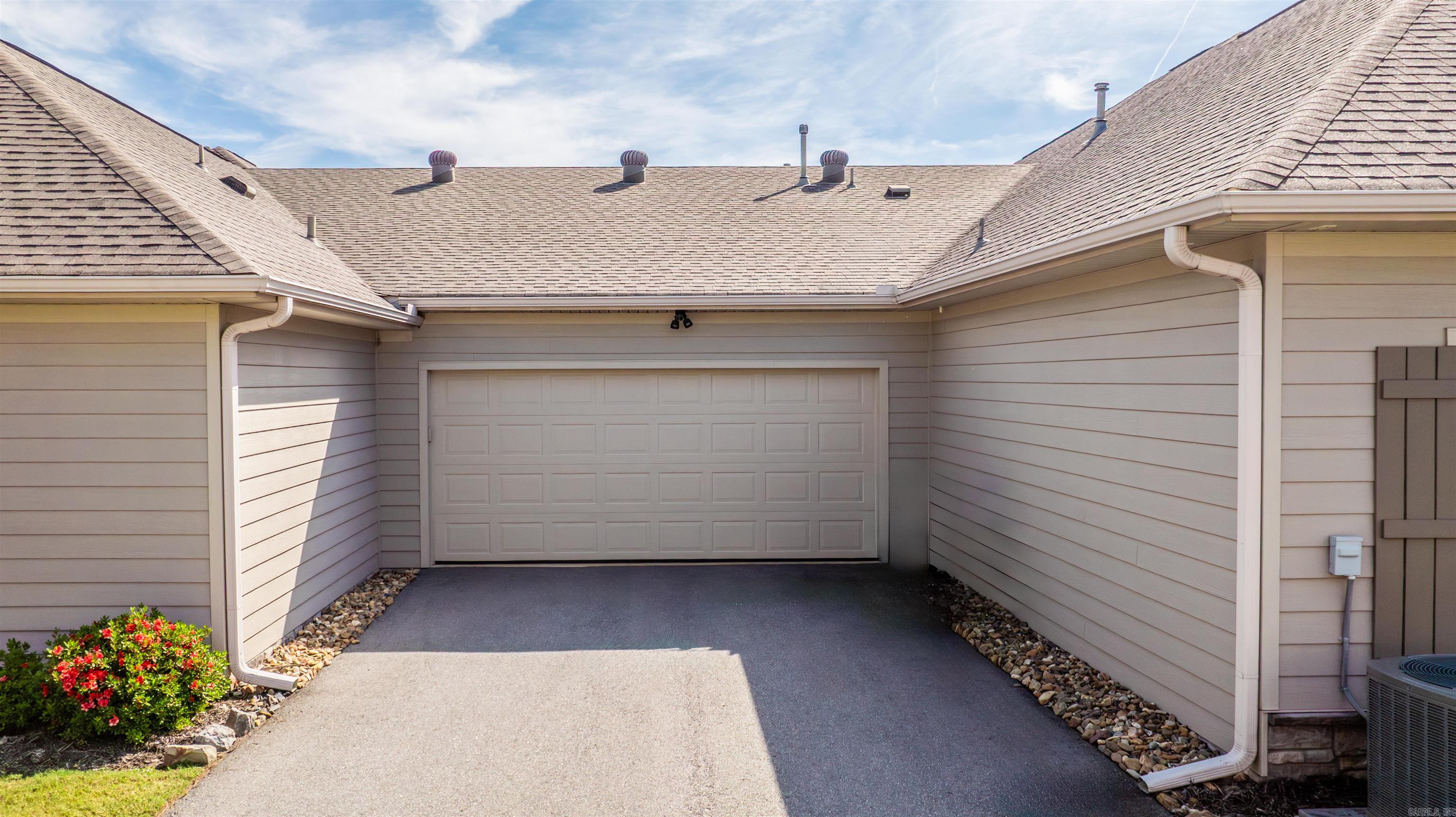 MOUNTAIN TERRACE ESTATES TOWNHOM - Residential