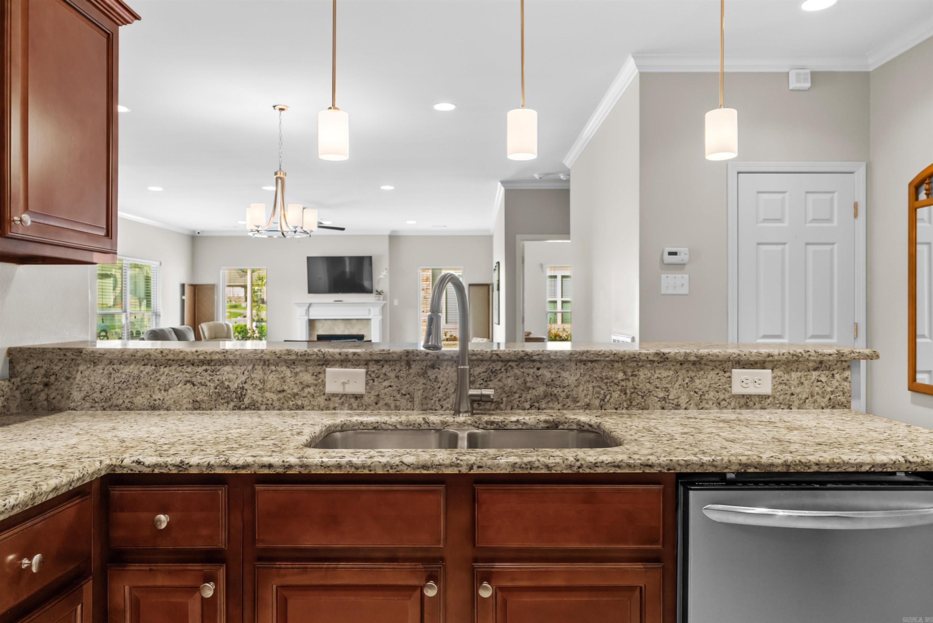 MOUNTAIN TERRACE ESTATES TOWNHOM - Residential