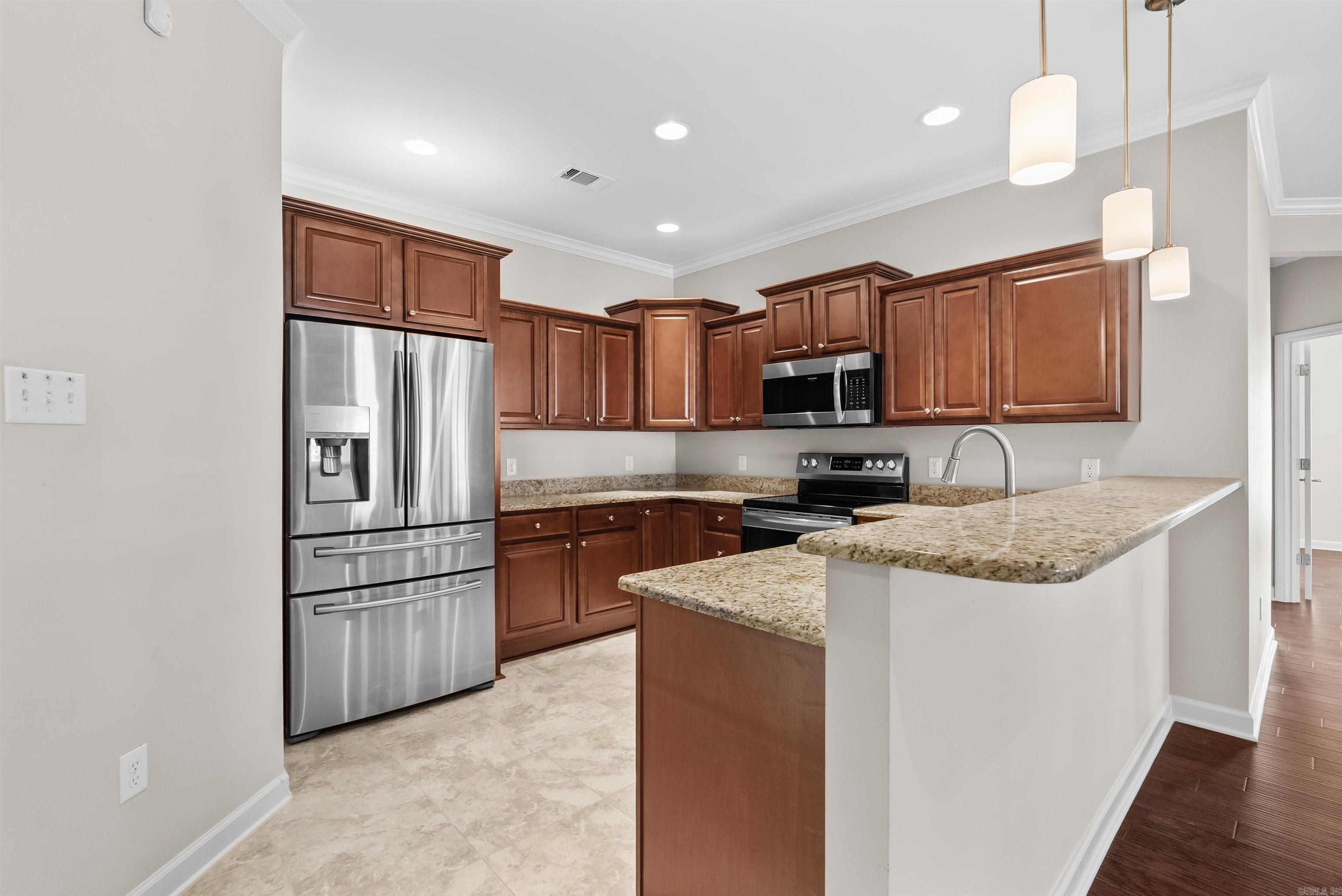 MOUNTAIN TERRACE ESTATES TOWNHOM - Residential