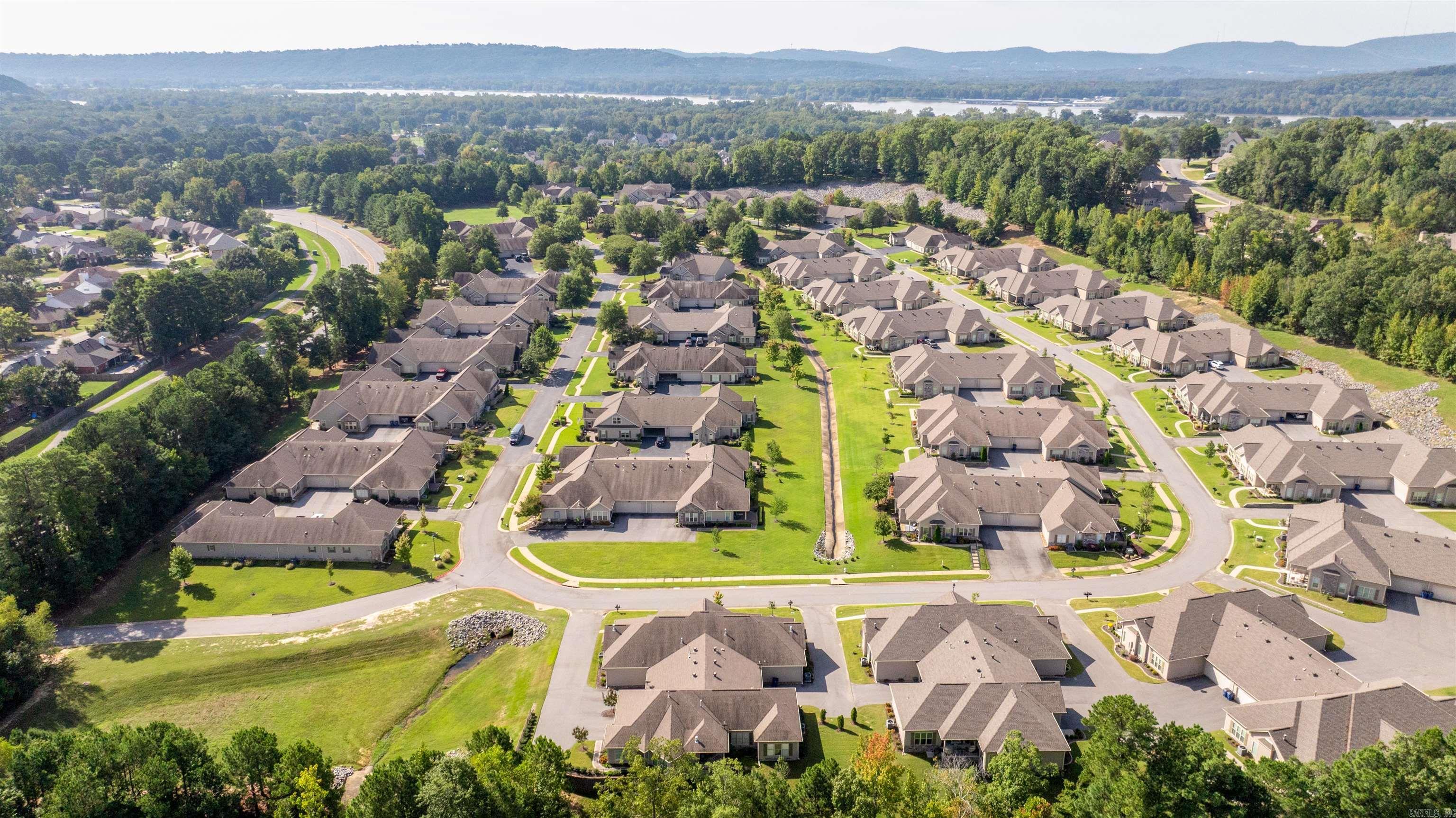 MOUNTAIN TERRACE ESTATES TOWNHOM - Residential