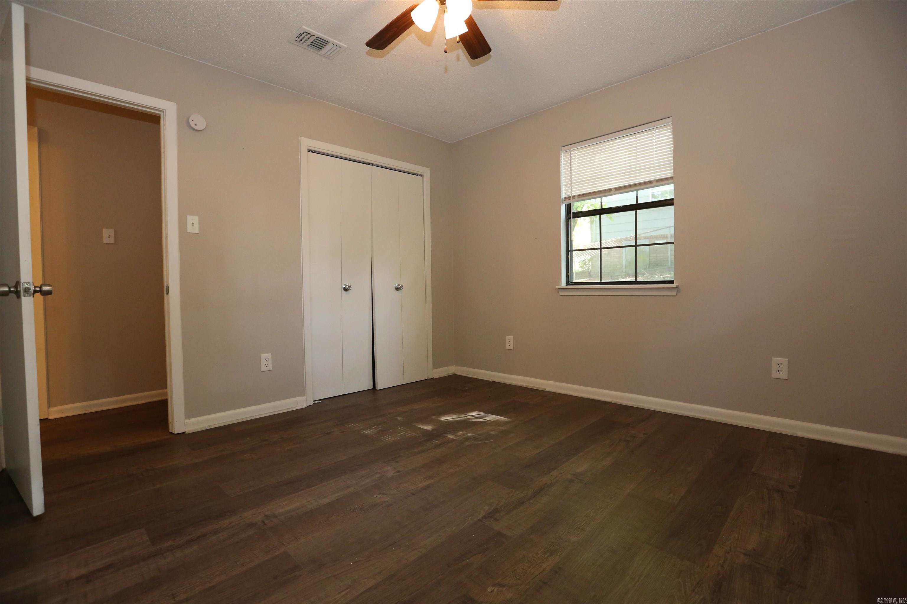 OAK CREEK - Residential