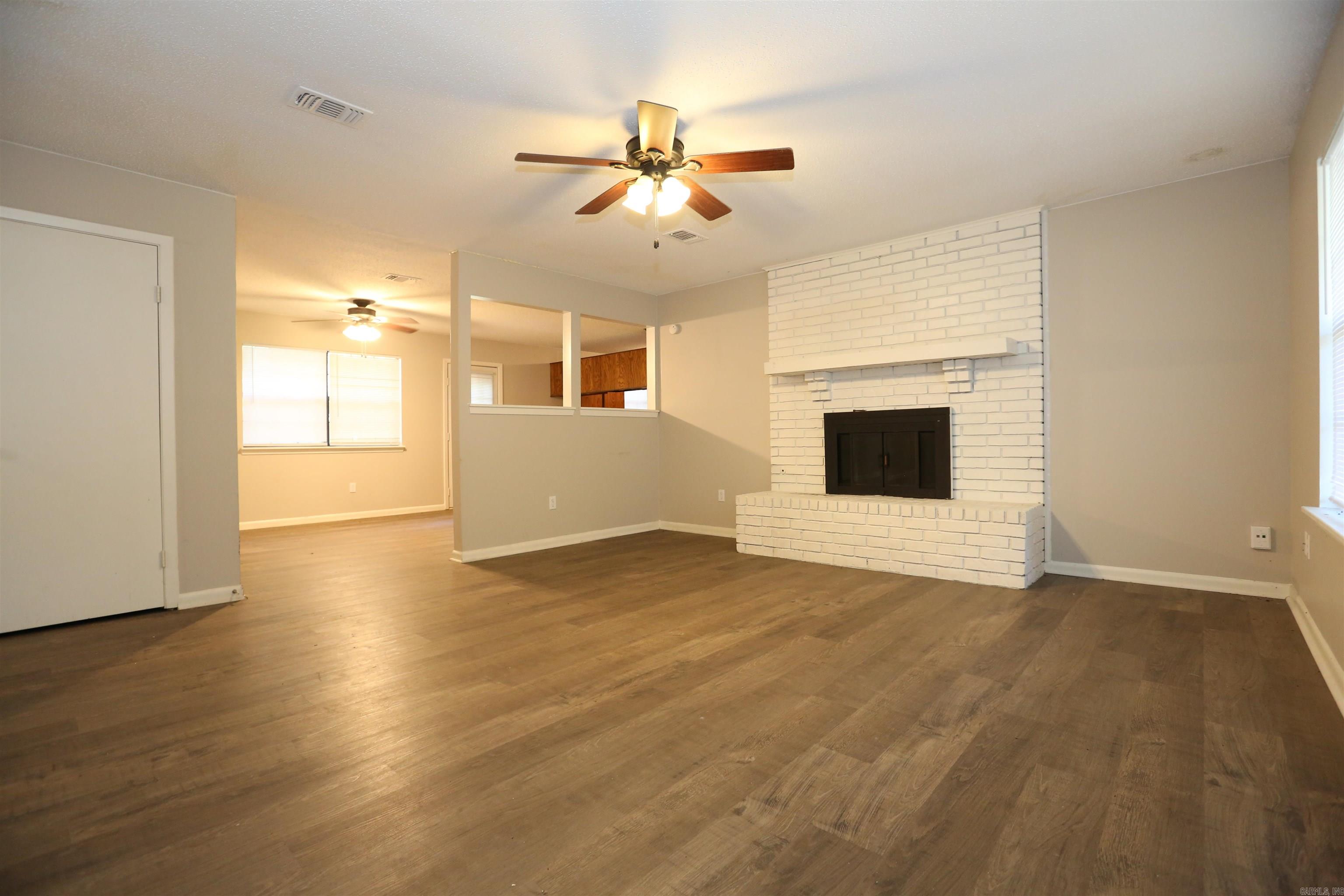 OAK CREEK - Residential